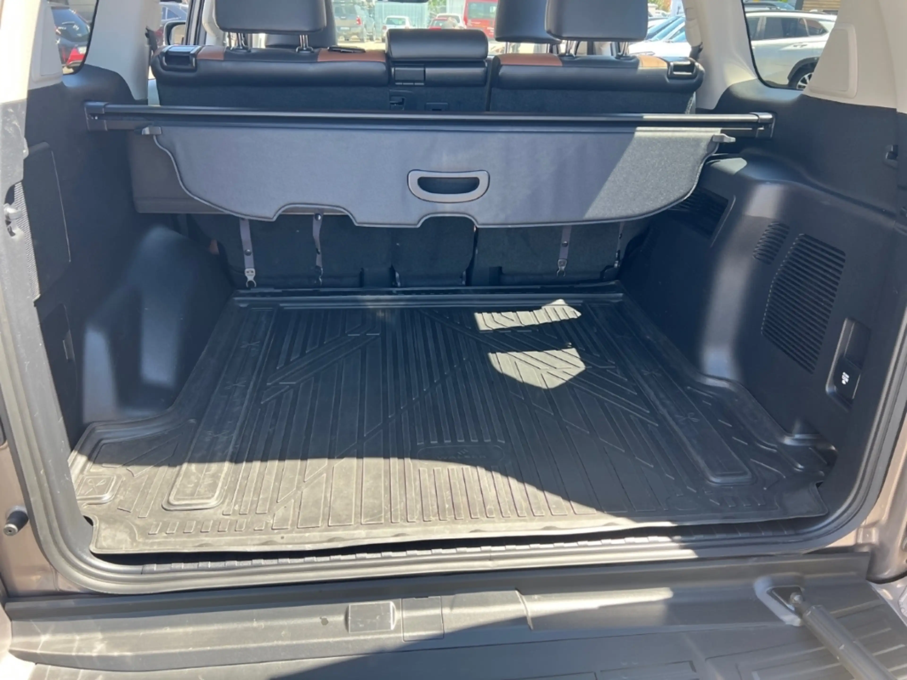 Toyota Land Cruiser 2,8L-D TEC-Edition AHK Standheizung 100% Sperre — photo 9