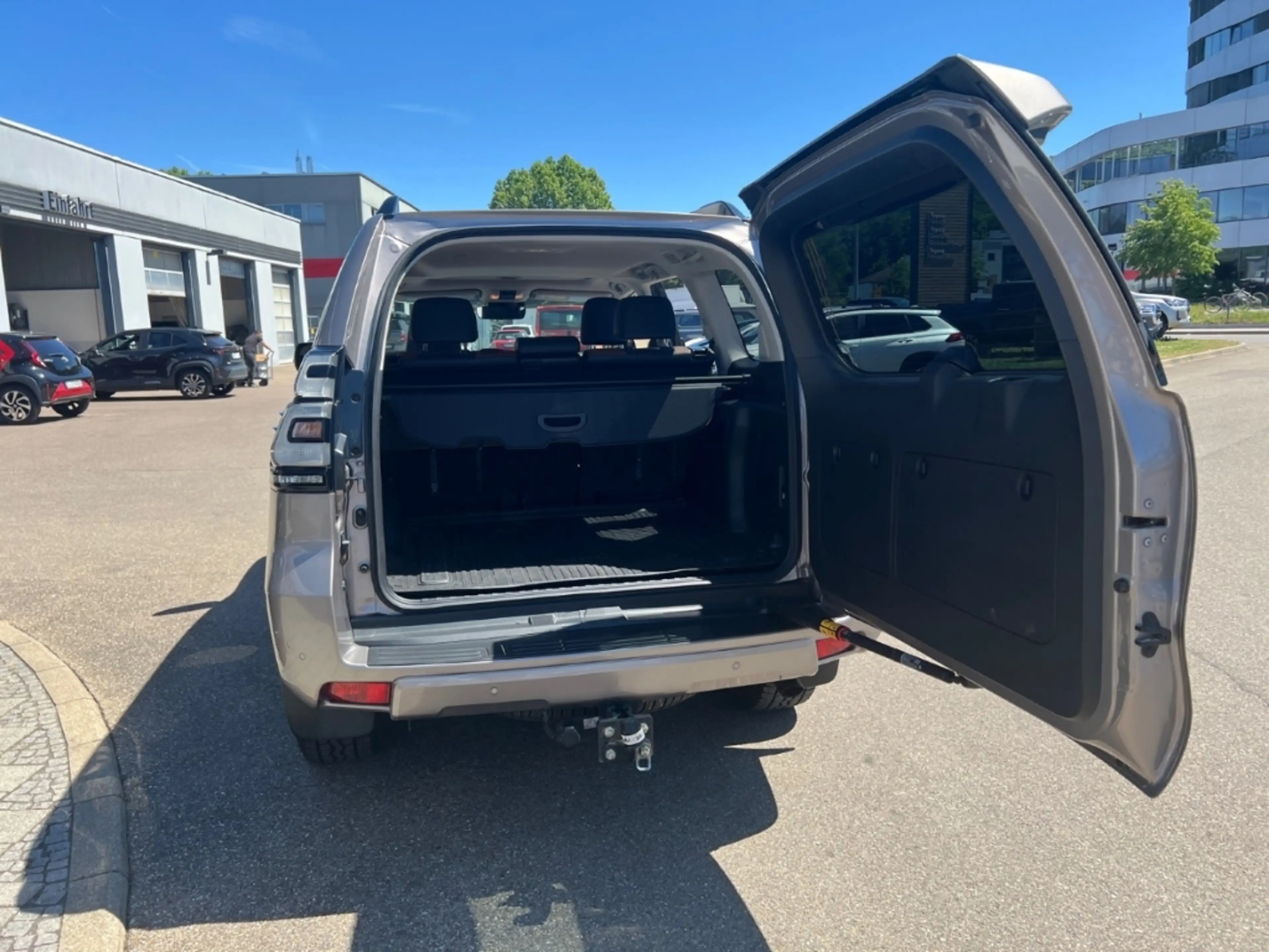 Toyota Land Cruiser 2,8L-D TEC-Edition AHK Standheizung 100% Sperre — photo 10