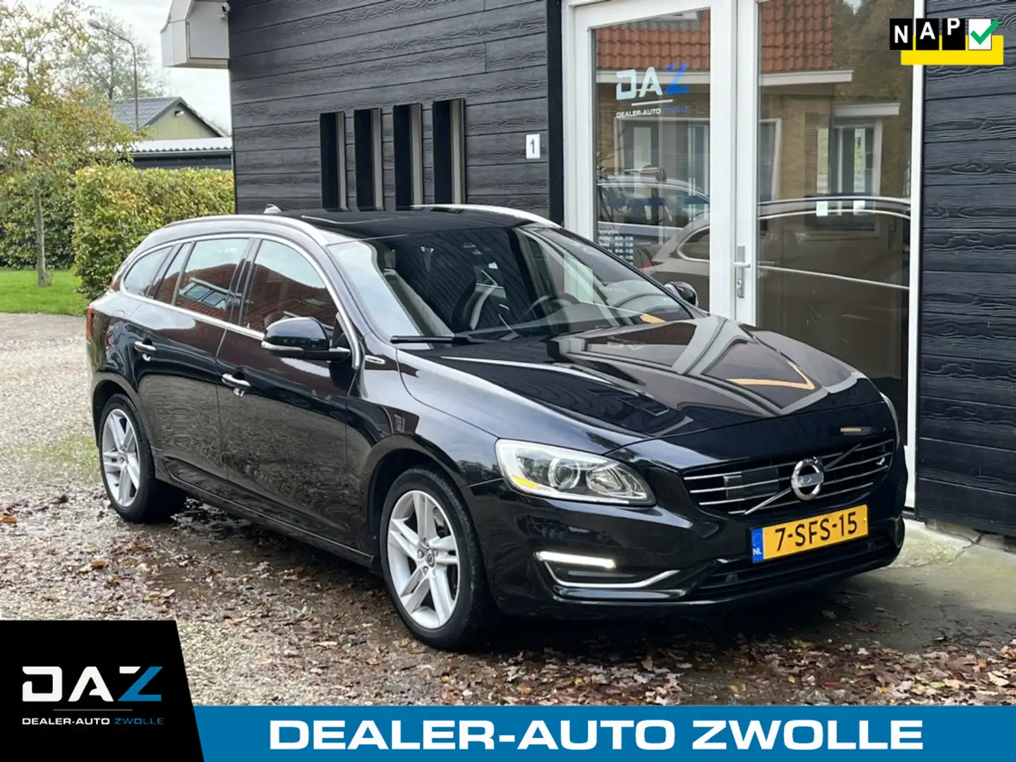Volvo V60 2.4 D6 AWD Plug-In Hybrid Summum Aut/Ecc/Leer/Navi Negro - 1