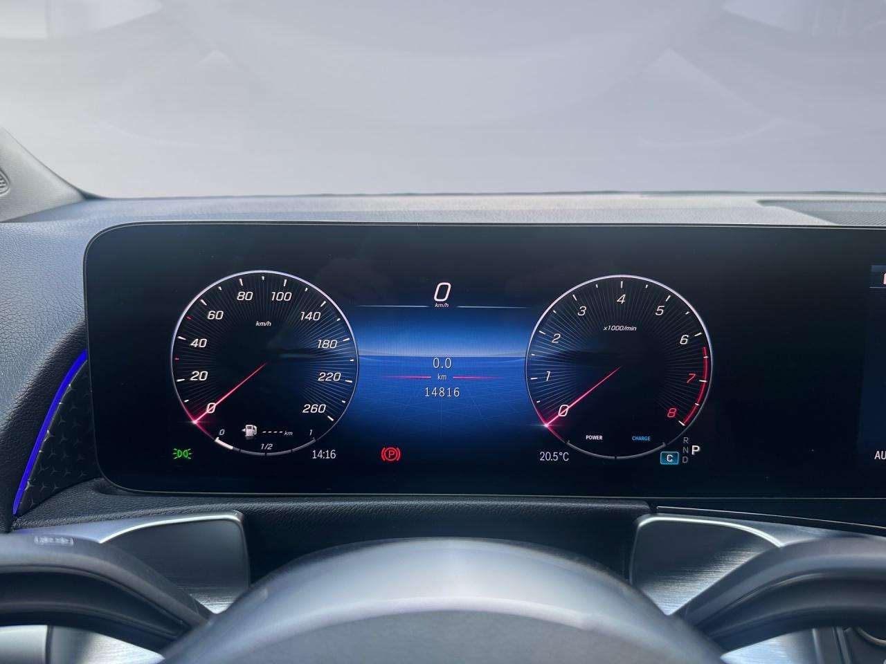 Mercedes-Benz GLB 220