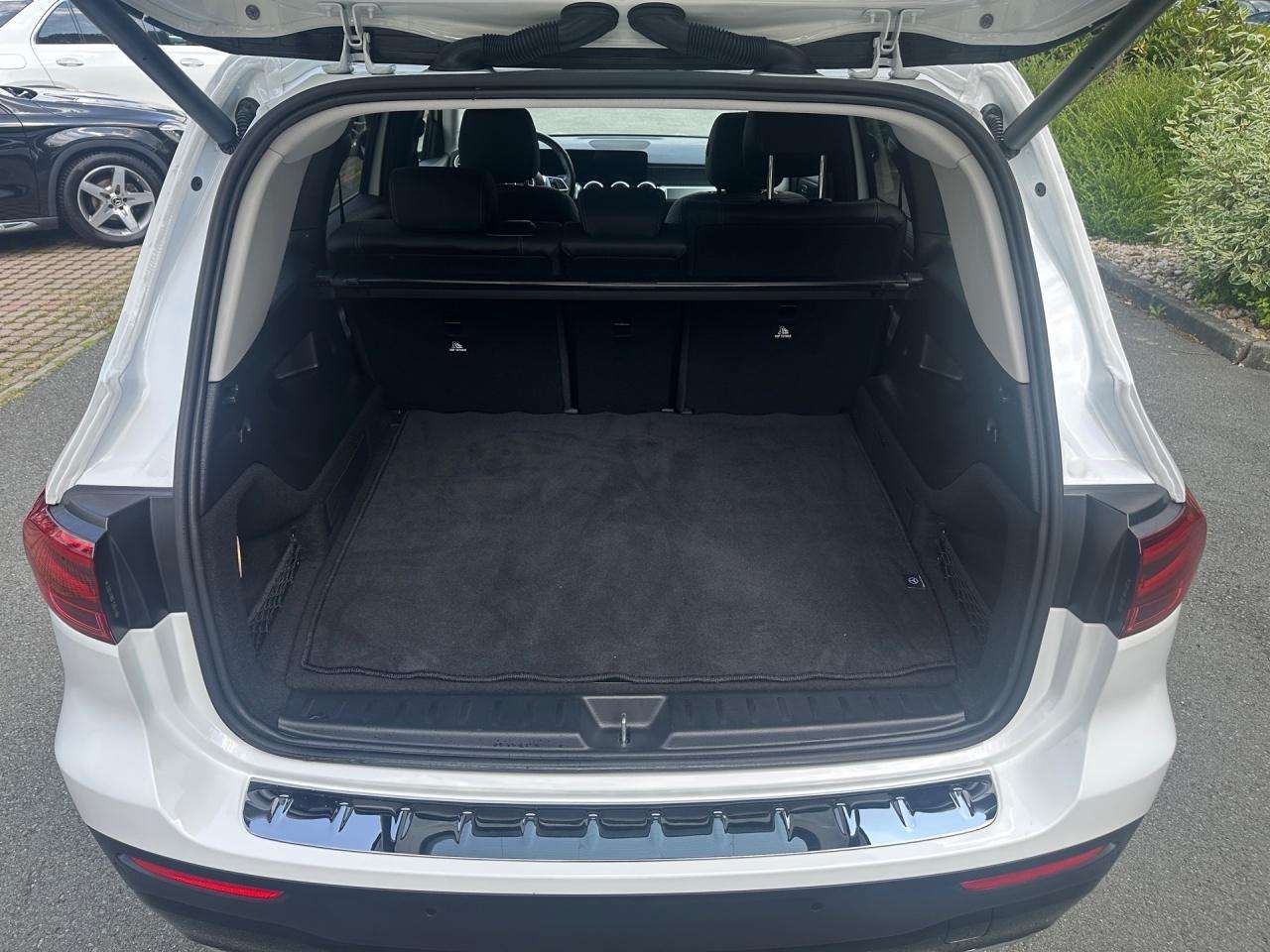 Mercedes-Benz GLB 220