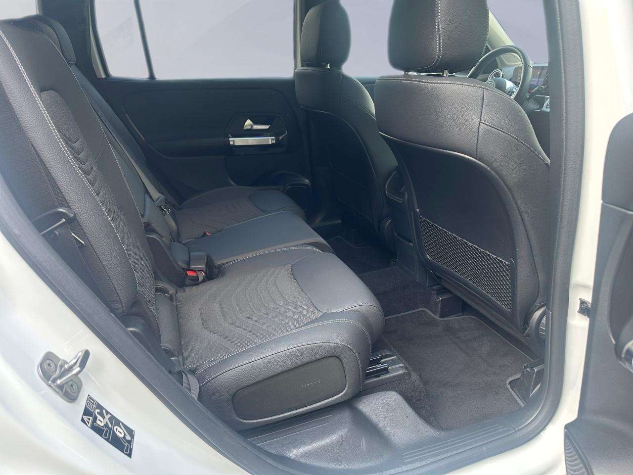 Mercedes-Benz GLB 220
