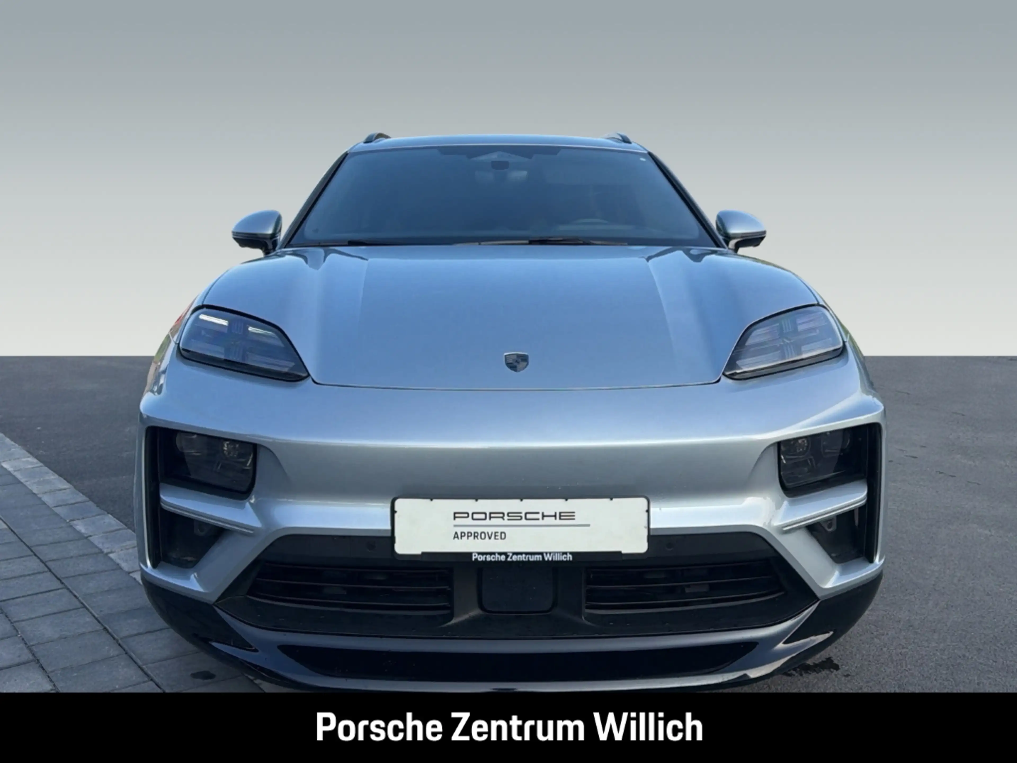 Porsche Macan Turbo — photo 8