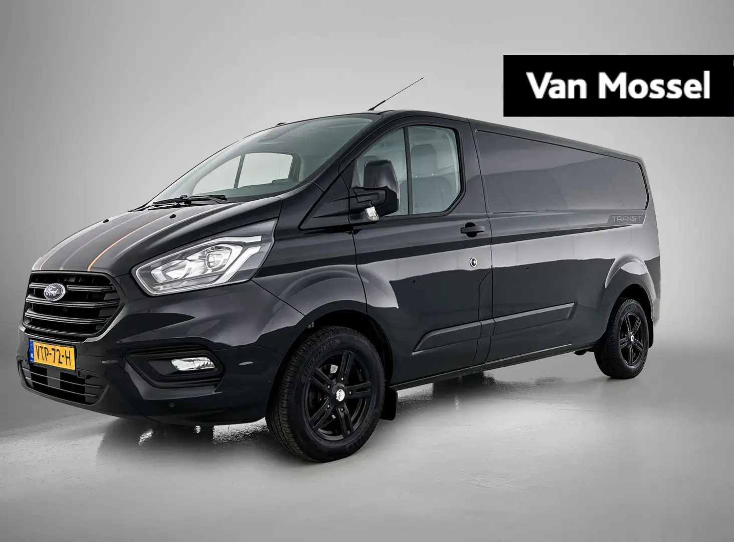 Ford Transit Custom 300 2.0 TDCI L2H1 Trend Automaat / Camera / Navi / Zwart - 1