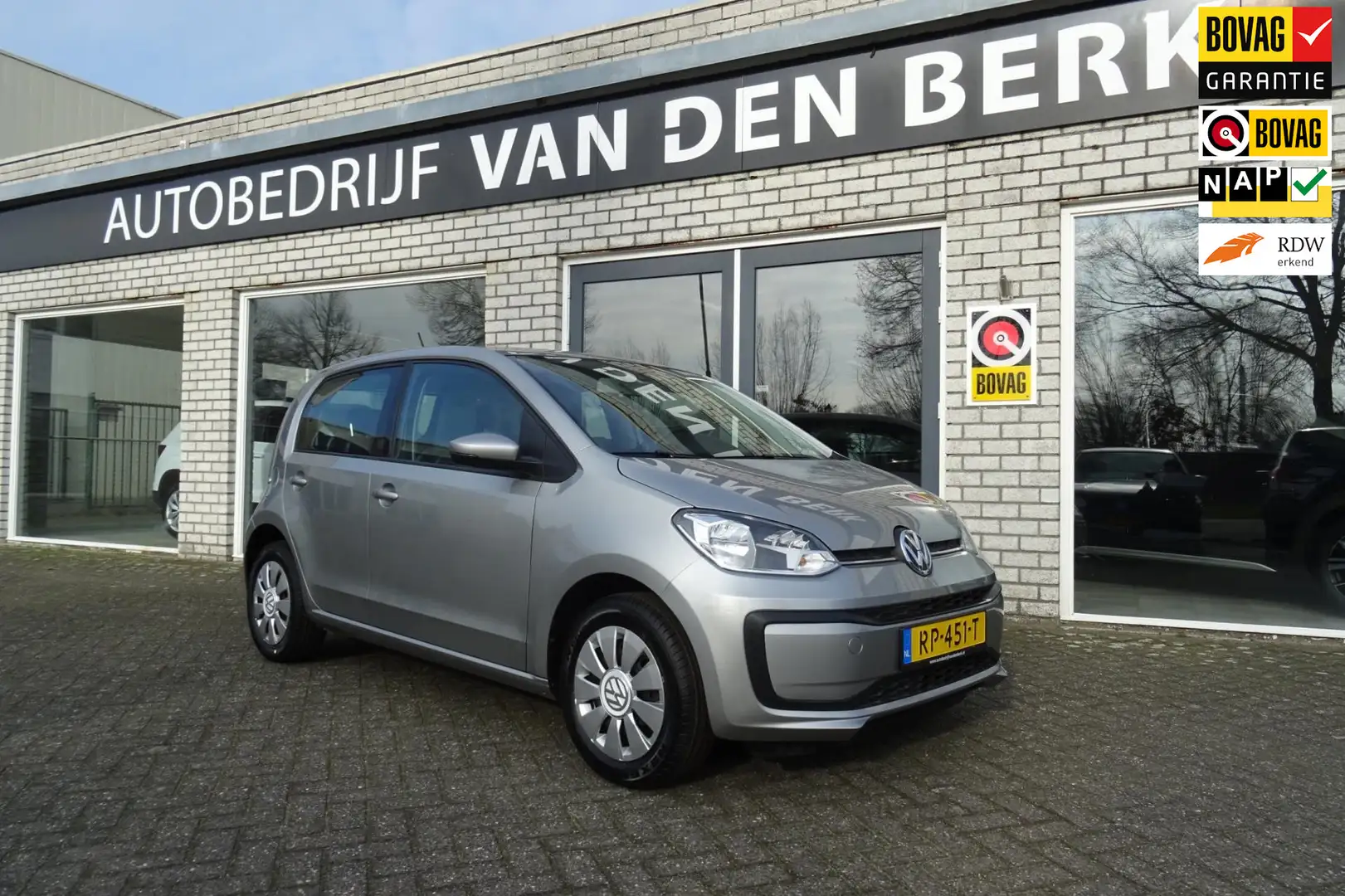Volkswagen up! 1.0 BMT move up! Gris - 1