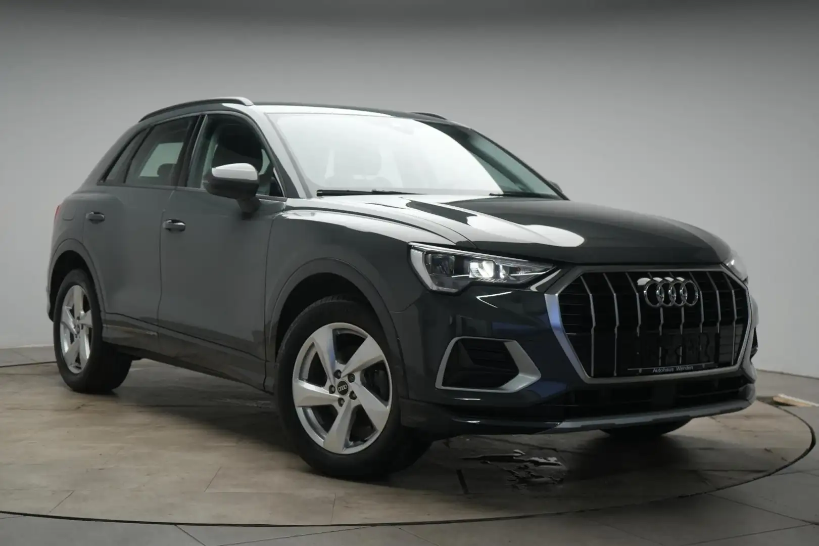 Audi Q3 35 TFSI S tronic advanced CarPlay/Temp/Virtua Grau - 1