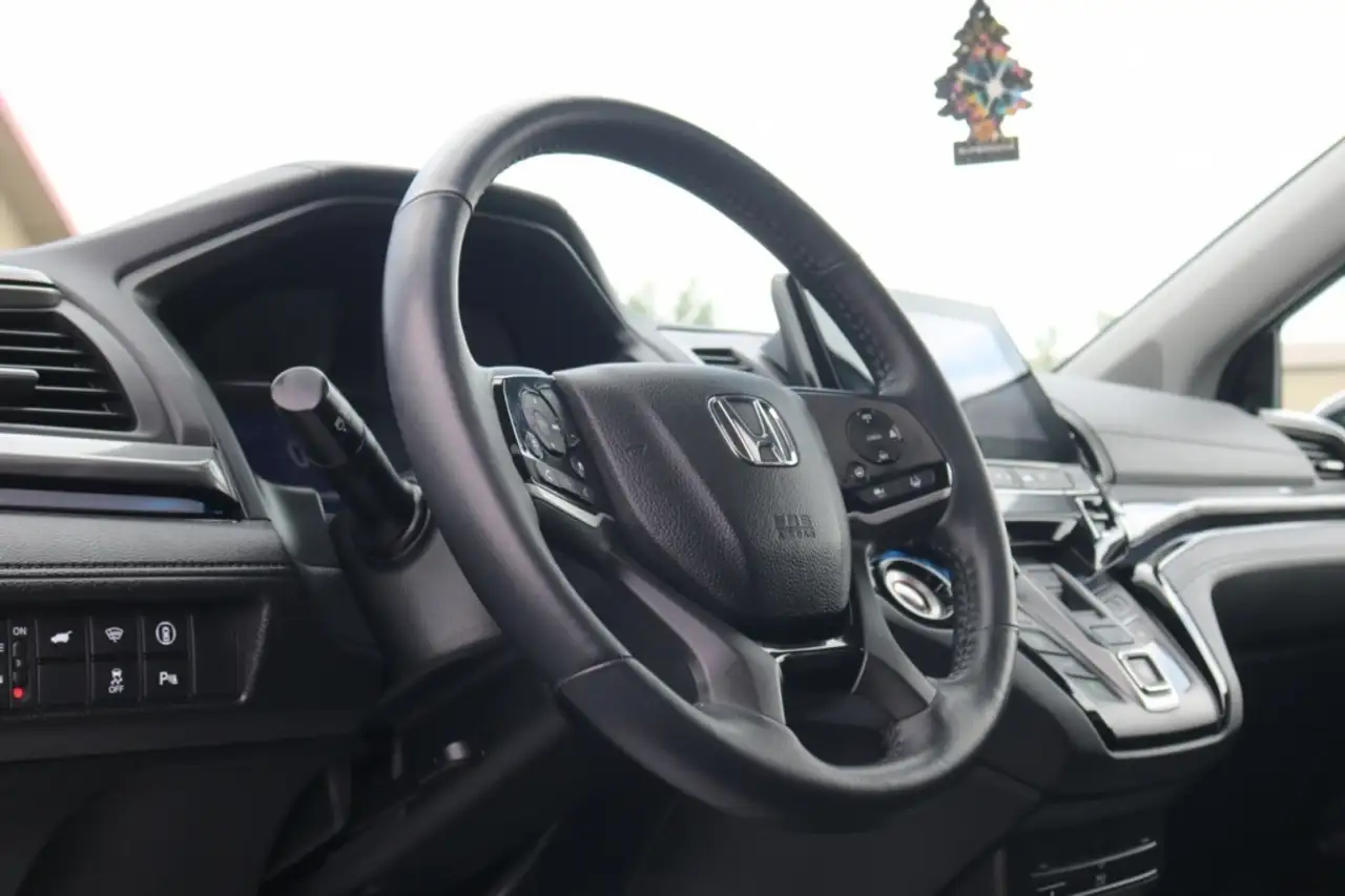 Honda Odyssey снимка Honda Odyssey