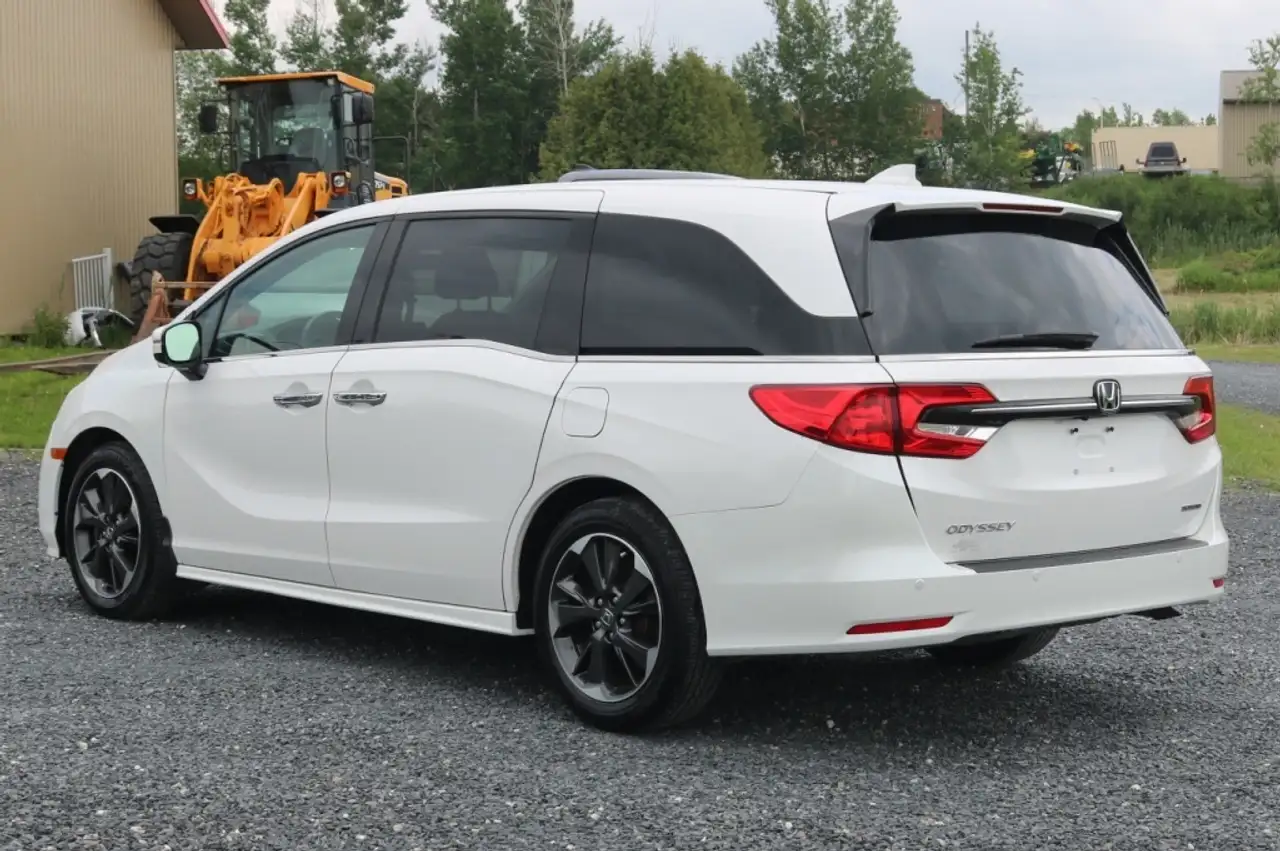 Honda Odyssey снимка Honda Odyssey