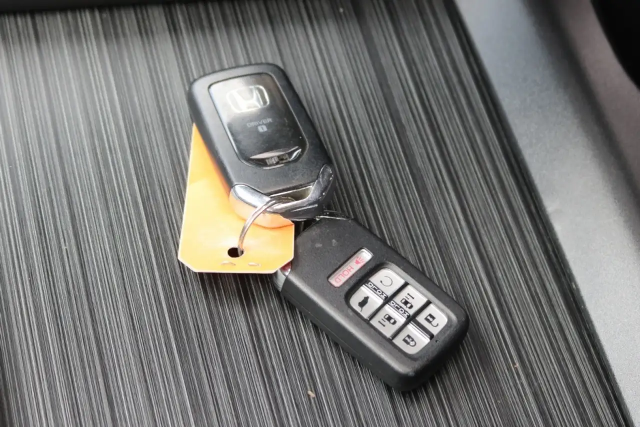 Honda Odyssey снимка Honda Odyssey