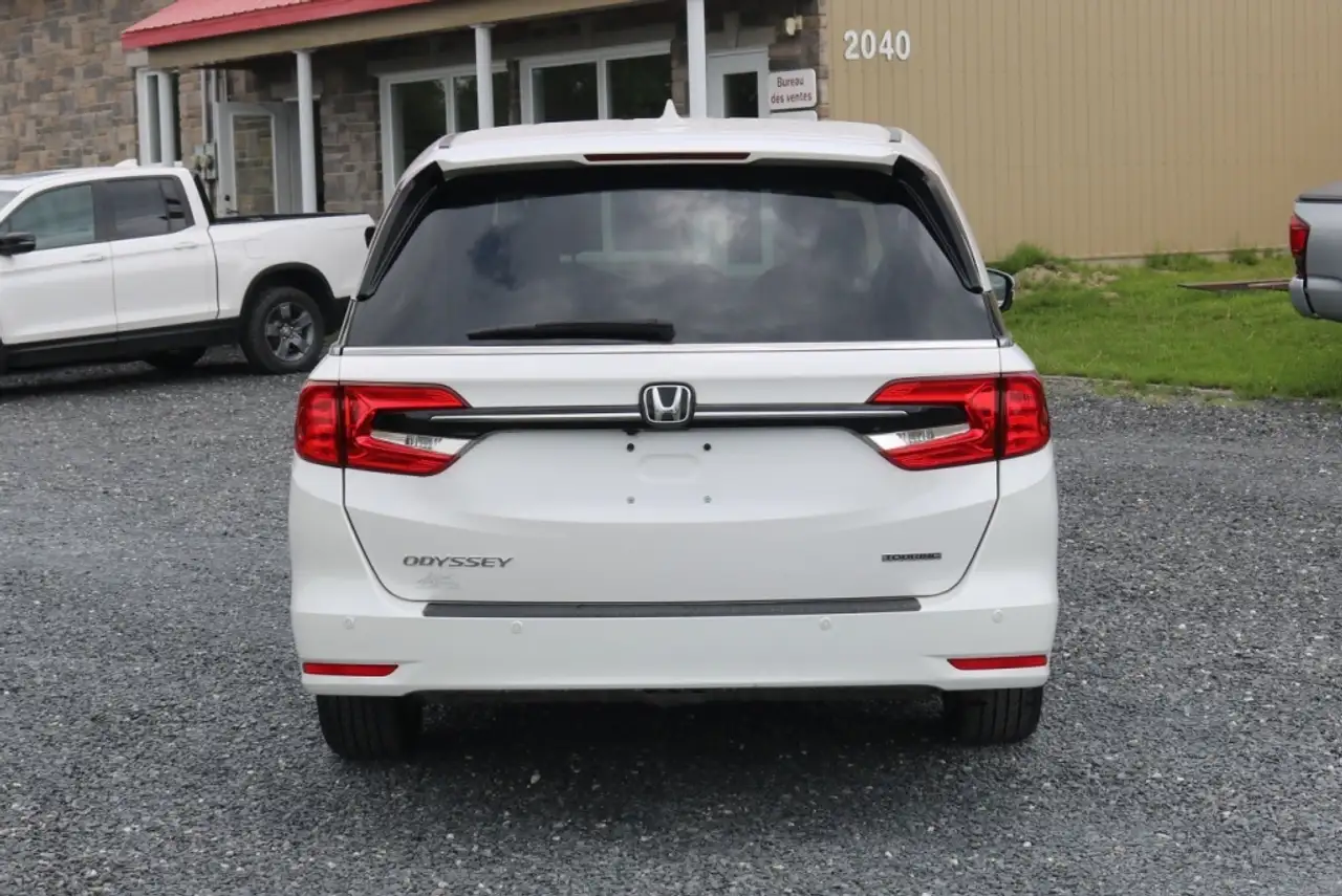 Honda Odyssey снимка Honda Odyssey