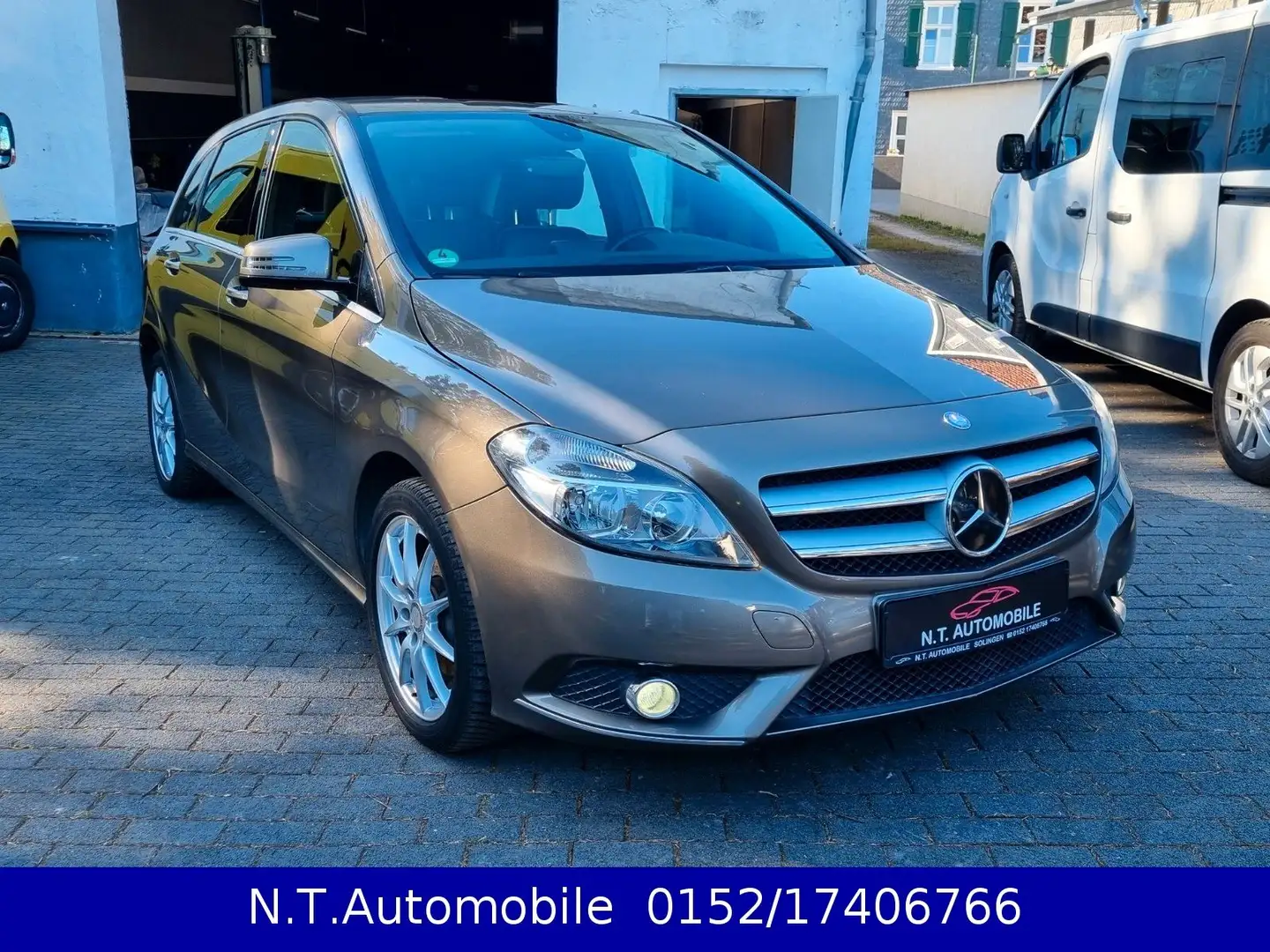 Mercedes-Benz B 180 *NUR 125 TKM*KLIMA*PDC*17 ZOLL Šedá - 2