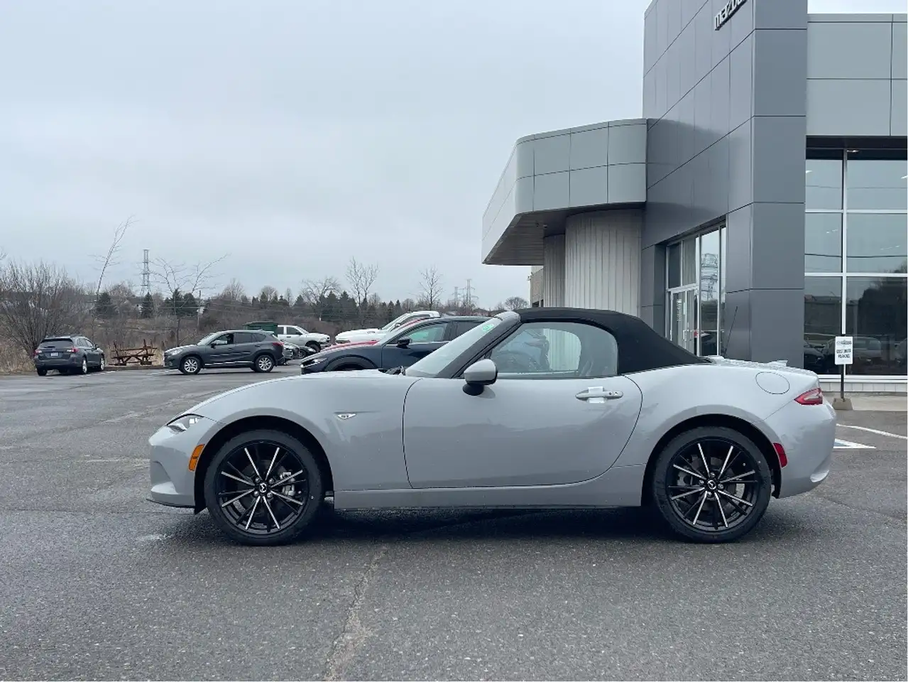 Mazda MX-5 Miata снимка Mazda MX-5 Miata