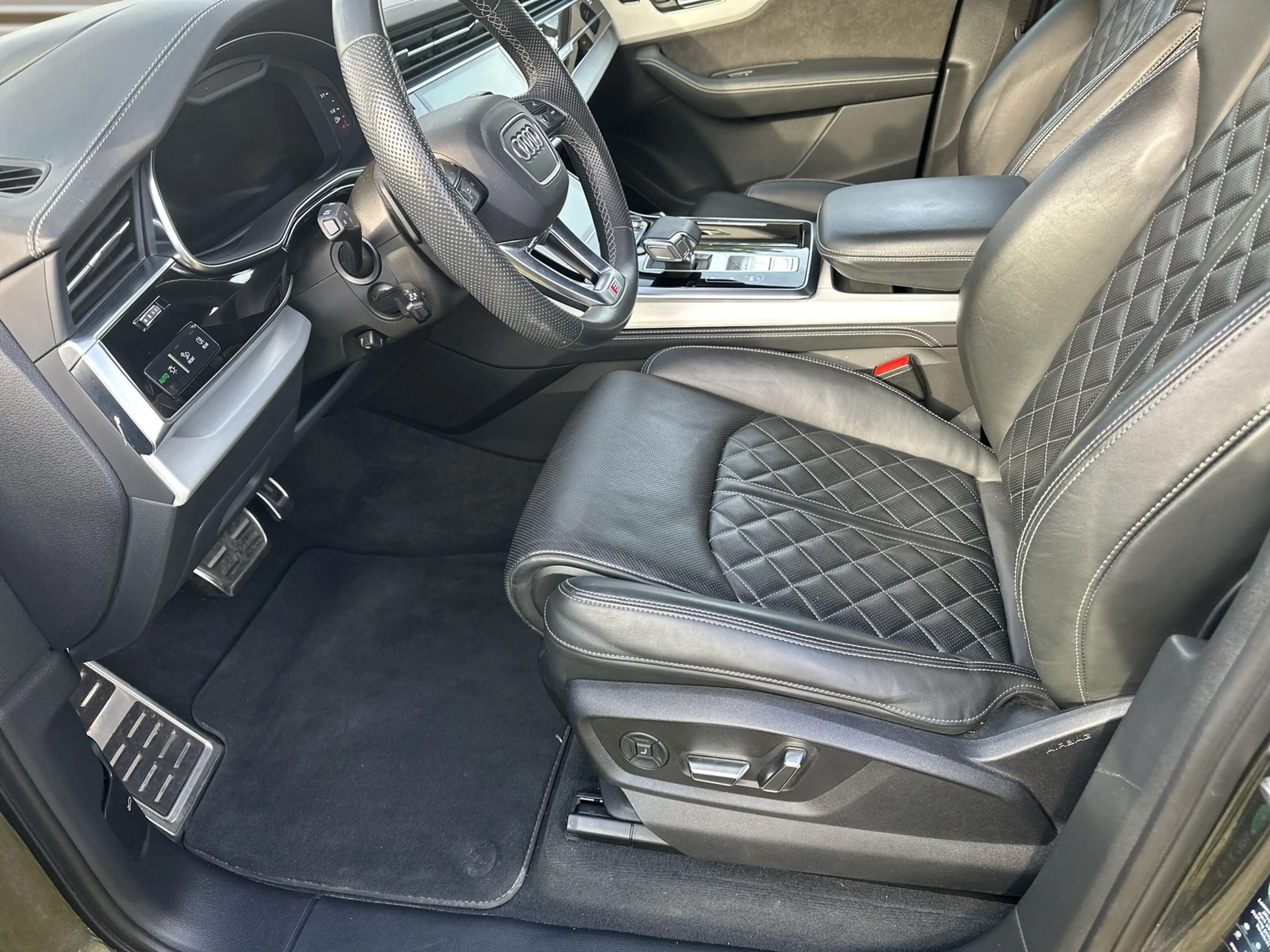 Audi SQ7 4.0 TDI quattro MATRIX, Bang & Olufsen, Armaturenb — photo 14