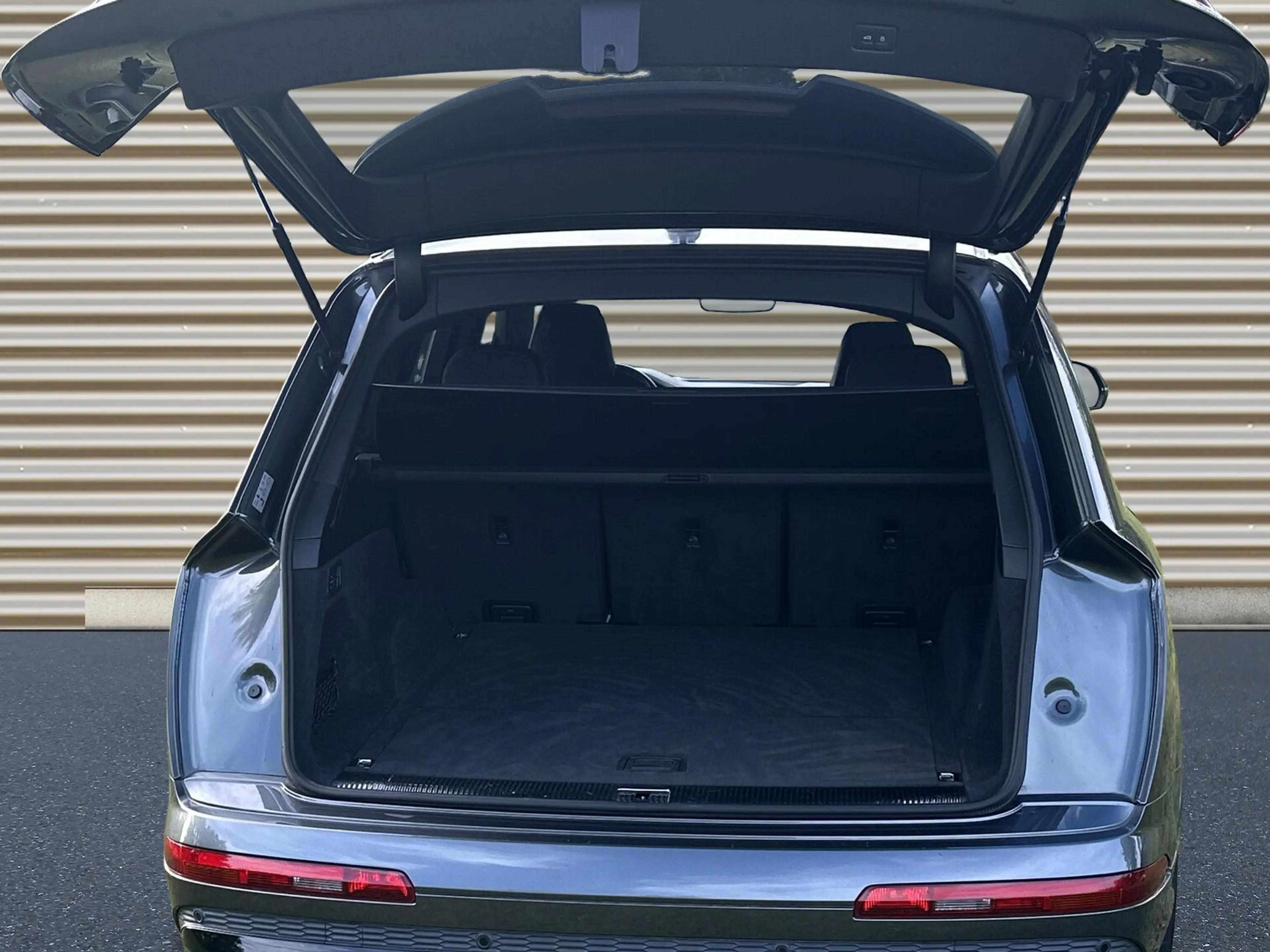 Audi SQ7 4.0 TDI quattro MATRIX, Bang & Olufsen, Armaturenb — photo 13