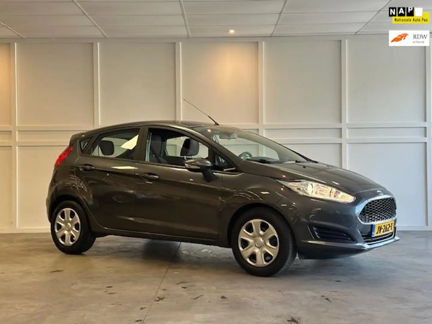 Ford Fiesta 1.0 / Navi / Cruise / Airco / 2016 / Dealer Onderh Grijs - 1