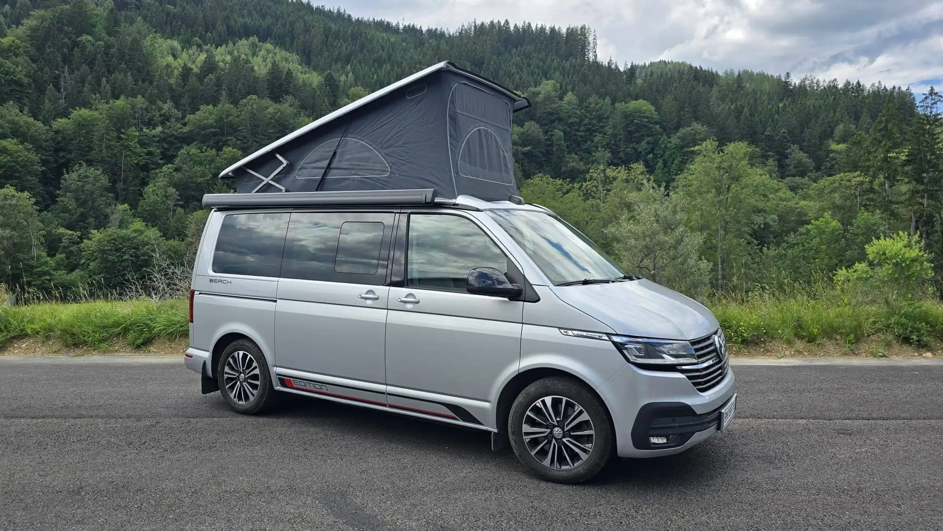 Volkswagen T6.1 California California Beach Camper Silber - 1