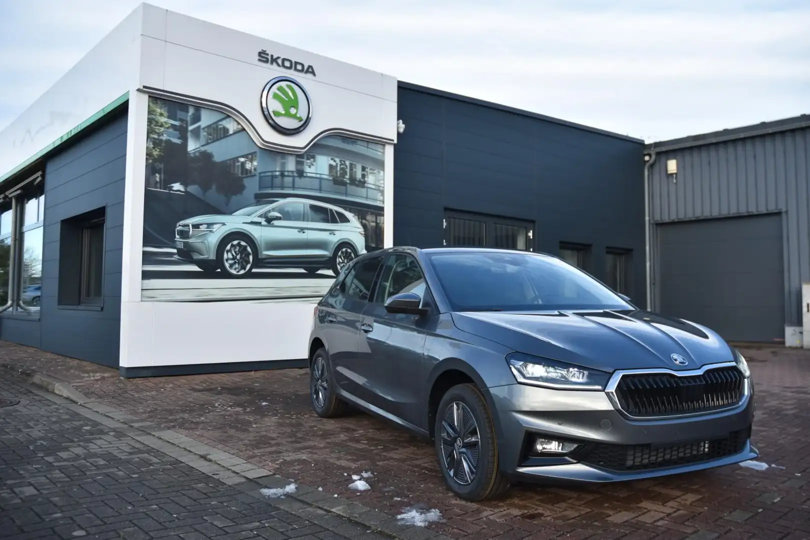 Skoda Fabia 1.0 TSI DSG TOUR*Navi*LED*ACC*Rückcam.*uvm Grau - 2