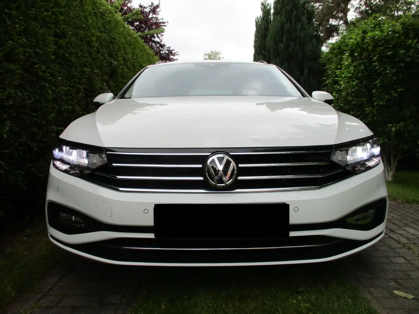 Volkswagen Passat Variant Business *DSG//190PS//LED//ACC** Blanco - 2