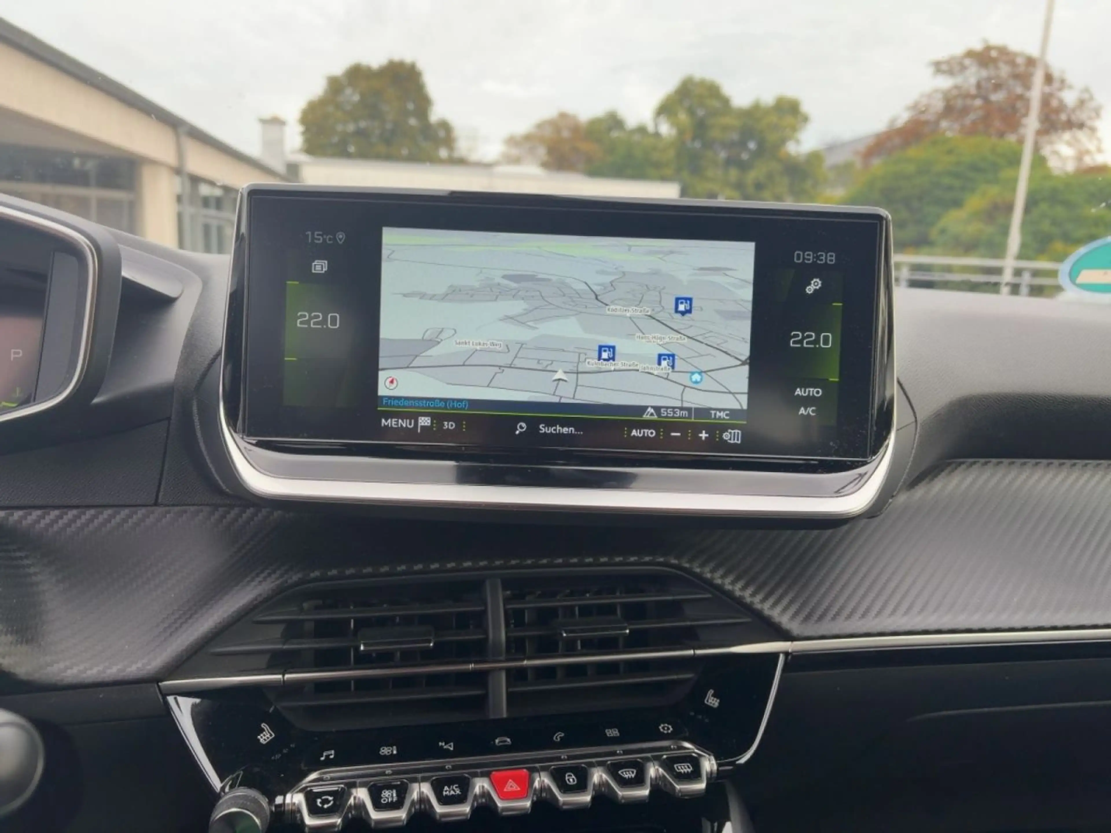 Peugeot 2008 Allure Pack PureTech 130 EAT8 — photo 10