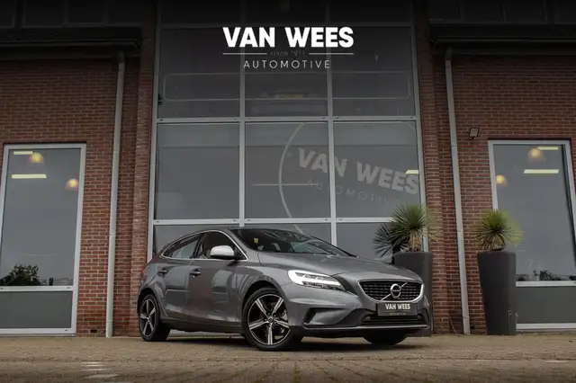 Volvo V40 2.0 T2 R-Design Facelift | 2e eigenaar | LED | Nav