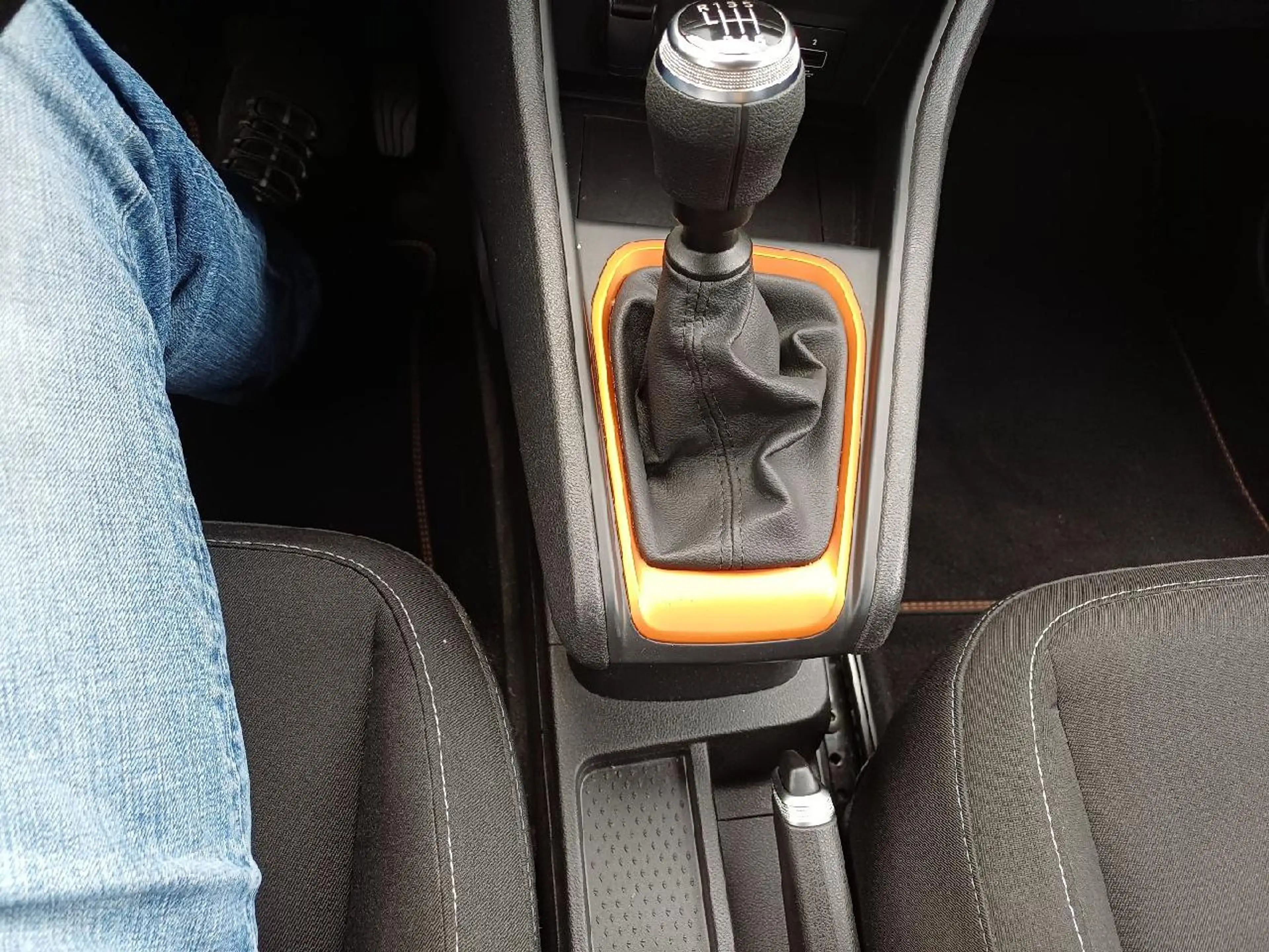 Renault Captur Experience TCe 130, AHK Winterp — photo 14