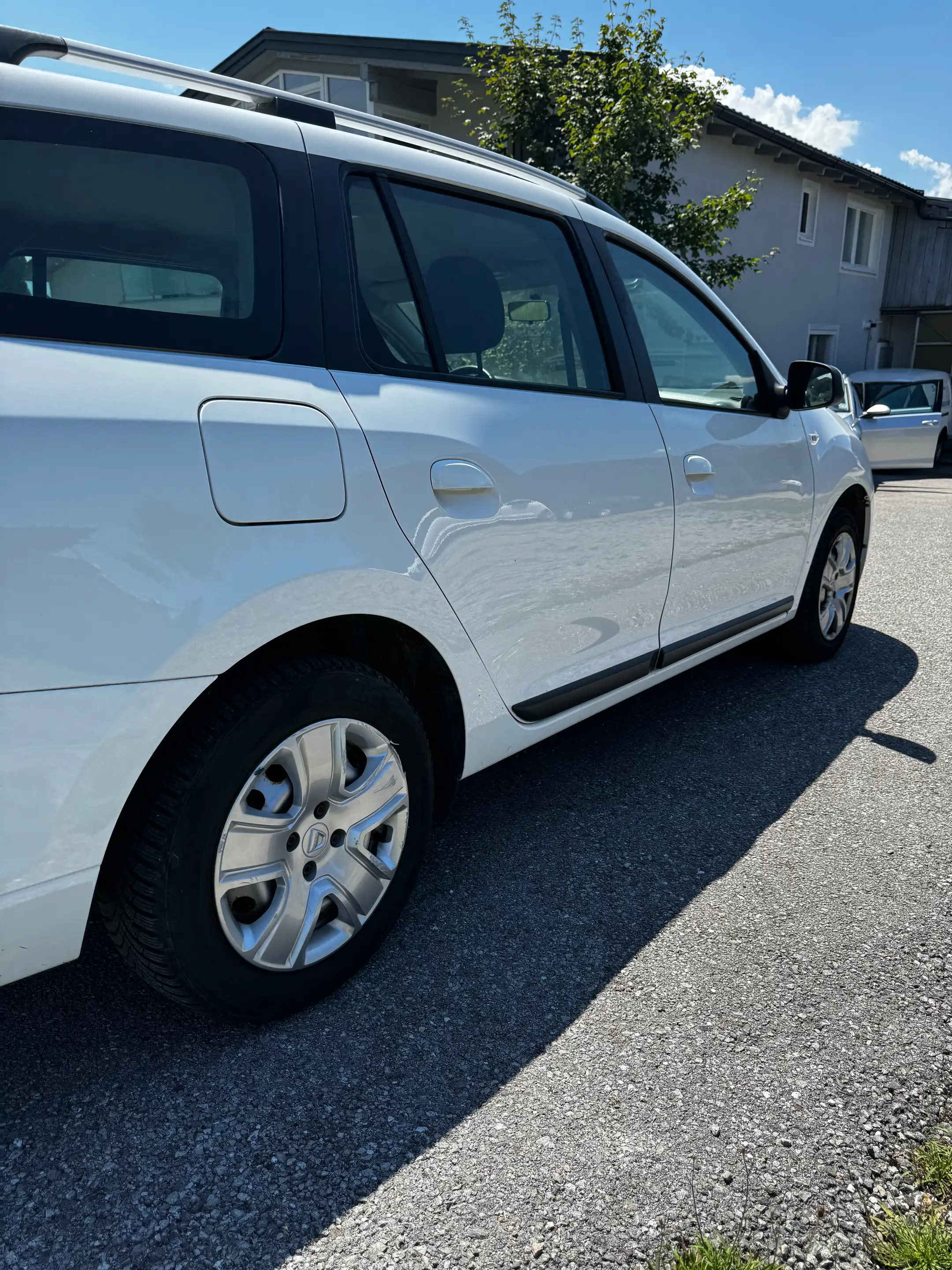 Dacia Logan 1,0 - sehr geräumiger Kombi, neuwertig. — photo 7