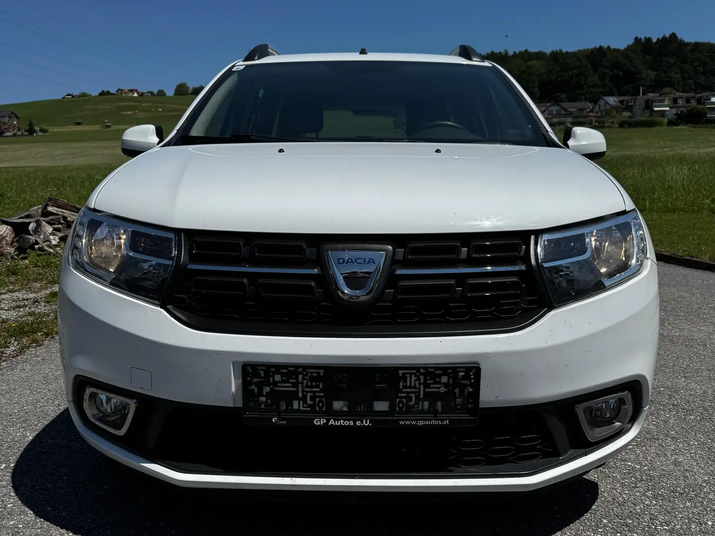 Dacia Logan 1,0 - sehr geräumiger Kombi, neuwertig. Weiß - 2