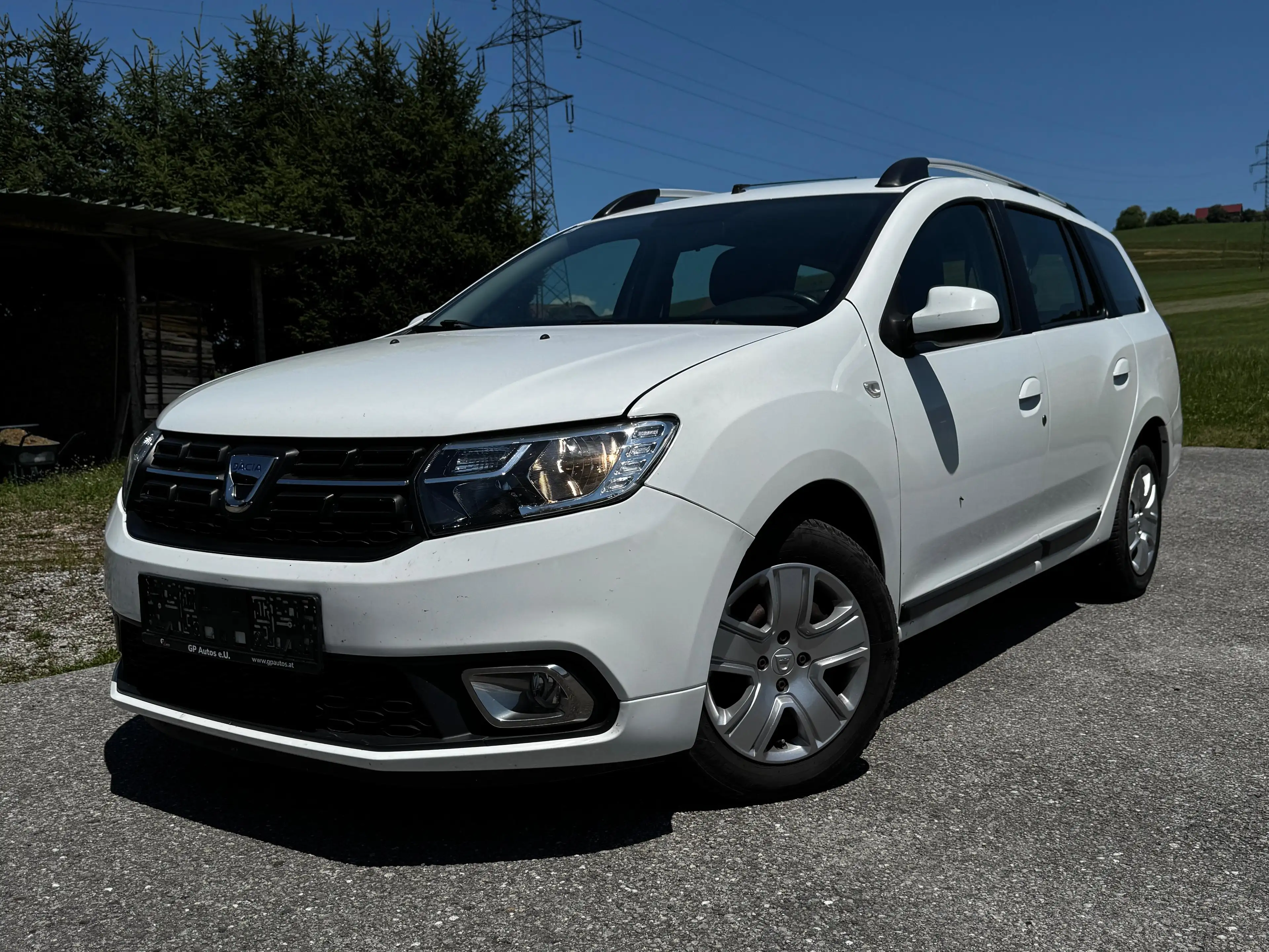 Dacia Logan 1,0 - sehr geräumiger Kombi, neuwertig.