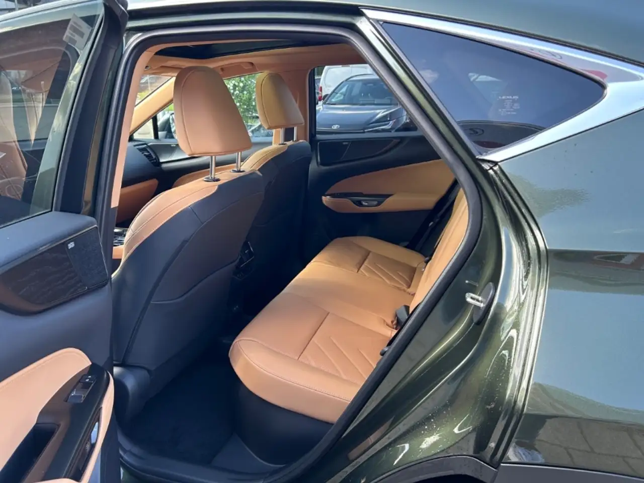 Lexus NX 450h+ E-Four Luxury Panorama Mark Levinson MY26 10