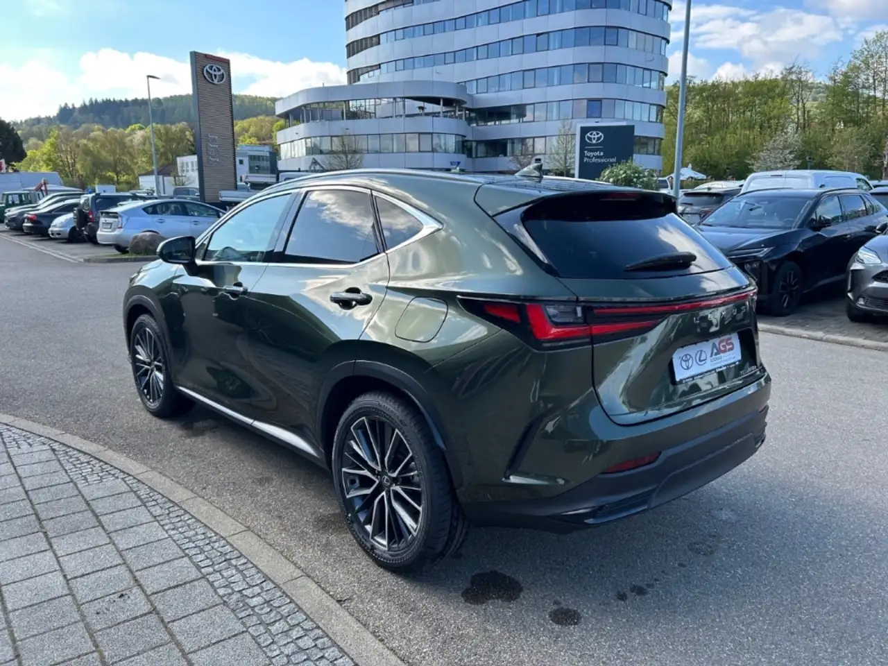 Lexus NX 450h+ E-Four Luxury Panorama Mark Levinson MY26 5