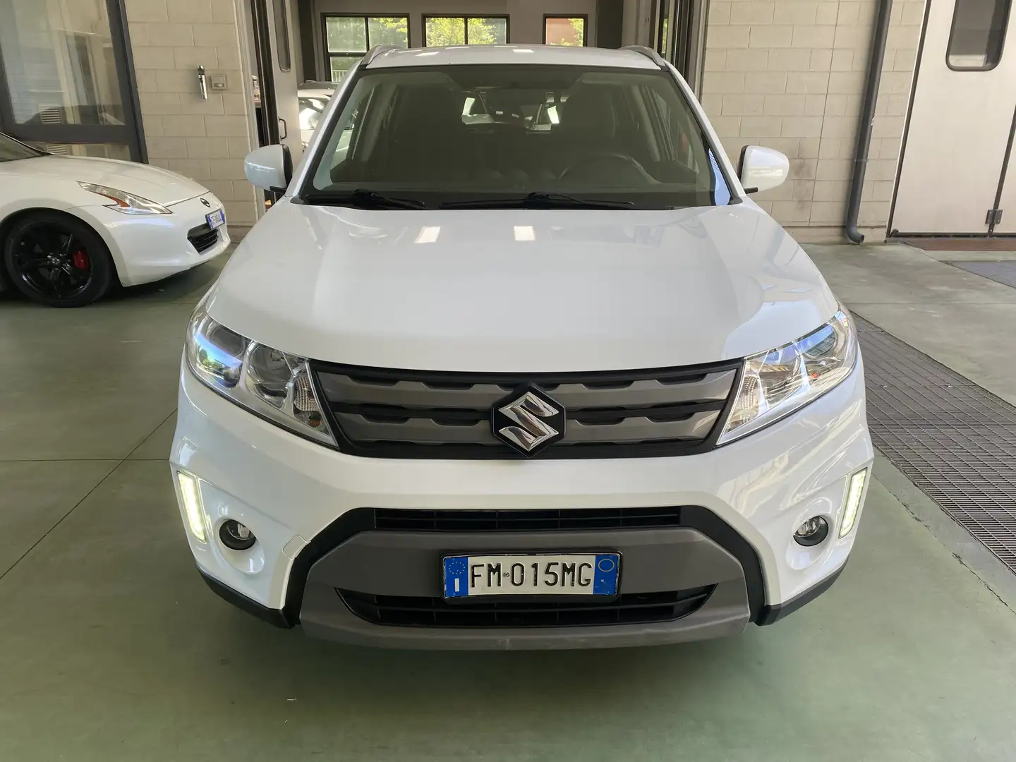Suzuki Vitara 1.6 vvt V-Cool s&s 2wd Weiß - 2