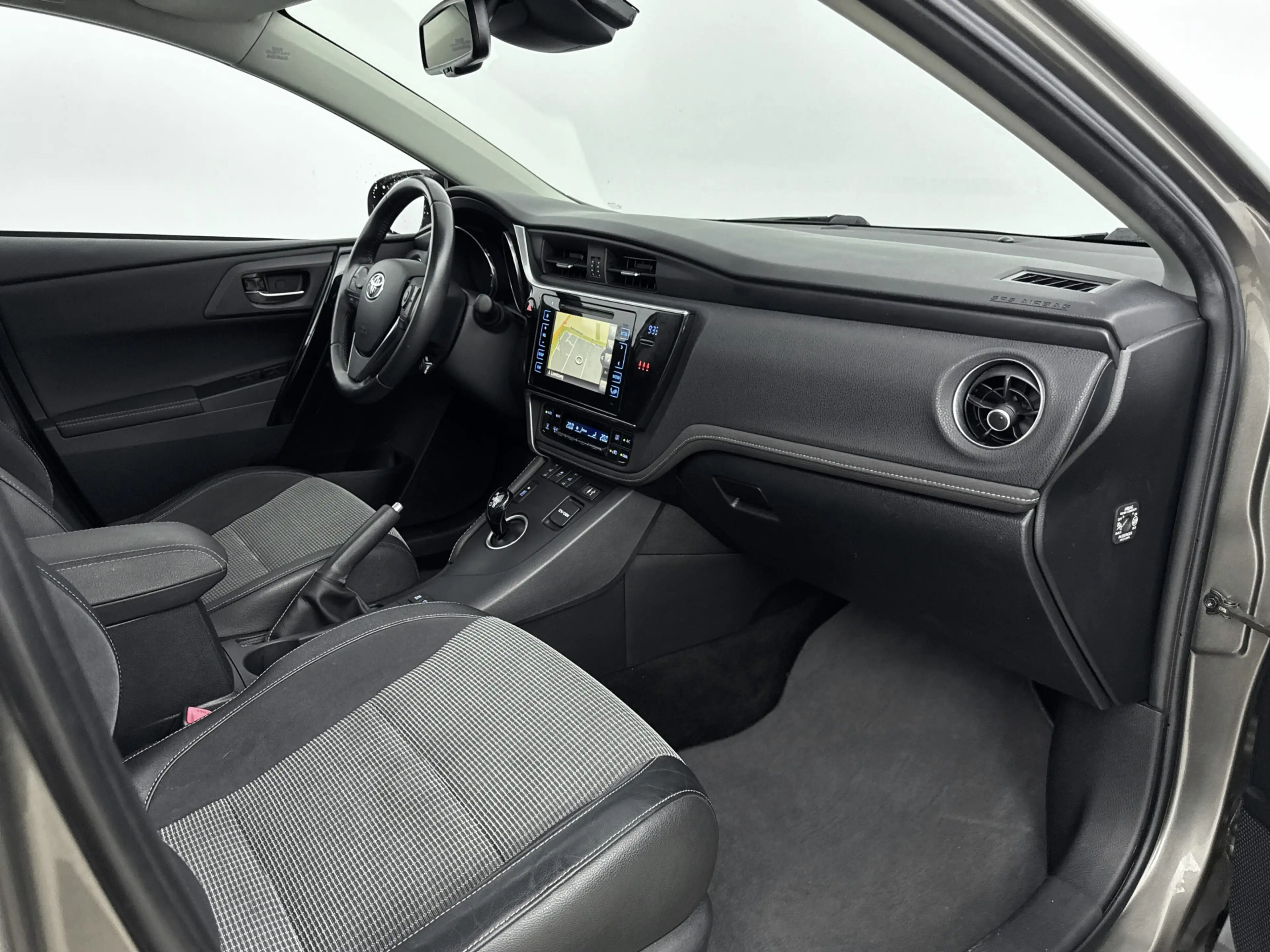Toyota Auris 1.8 Hybrid Executive | Panodak | Parkeersensoren V — photo 10