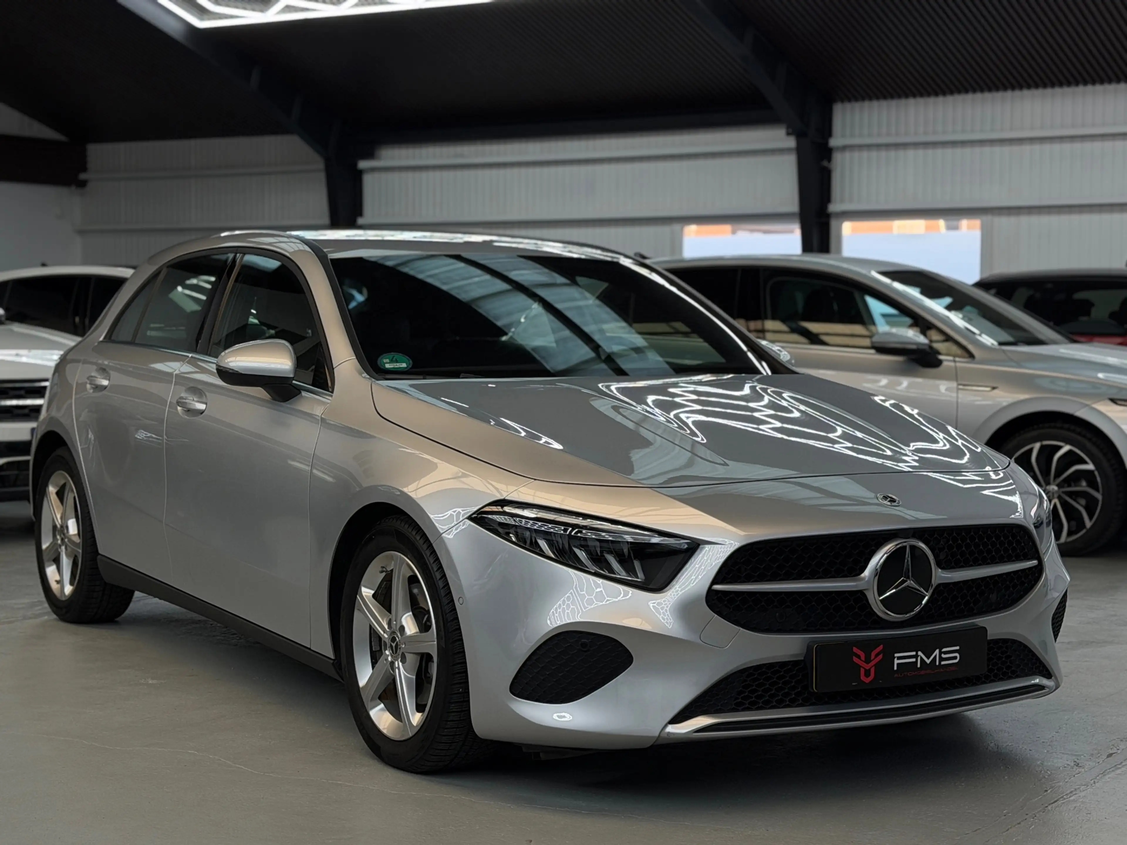 Mercedes-Benz A 200 Luxury Line Facelift CarPlay Camera — photo 15
