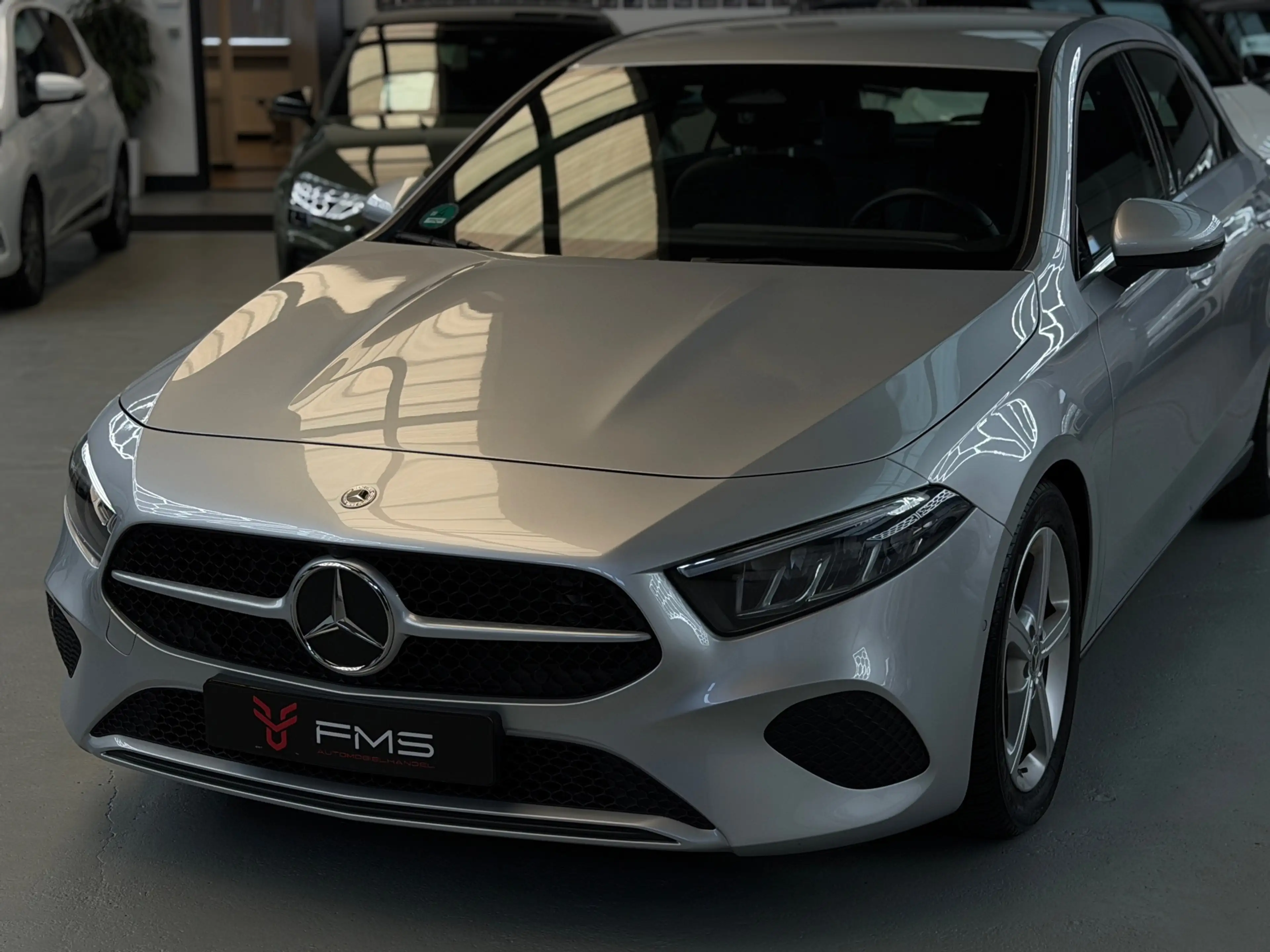 Mercedes-Benz A 200 Luxury Line Facelift CarPlay Camera — photo 32