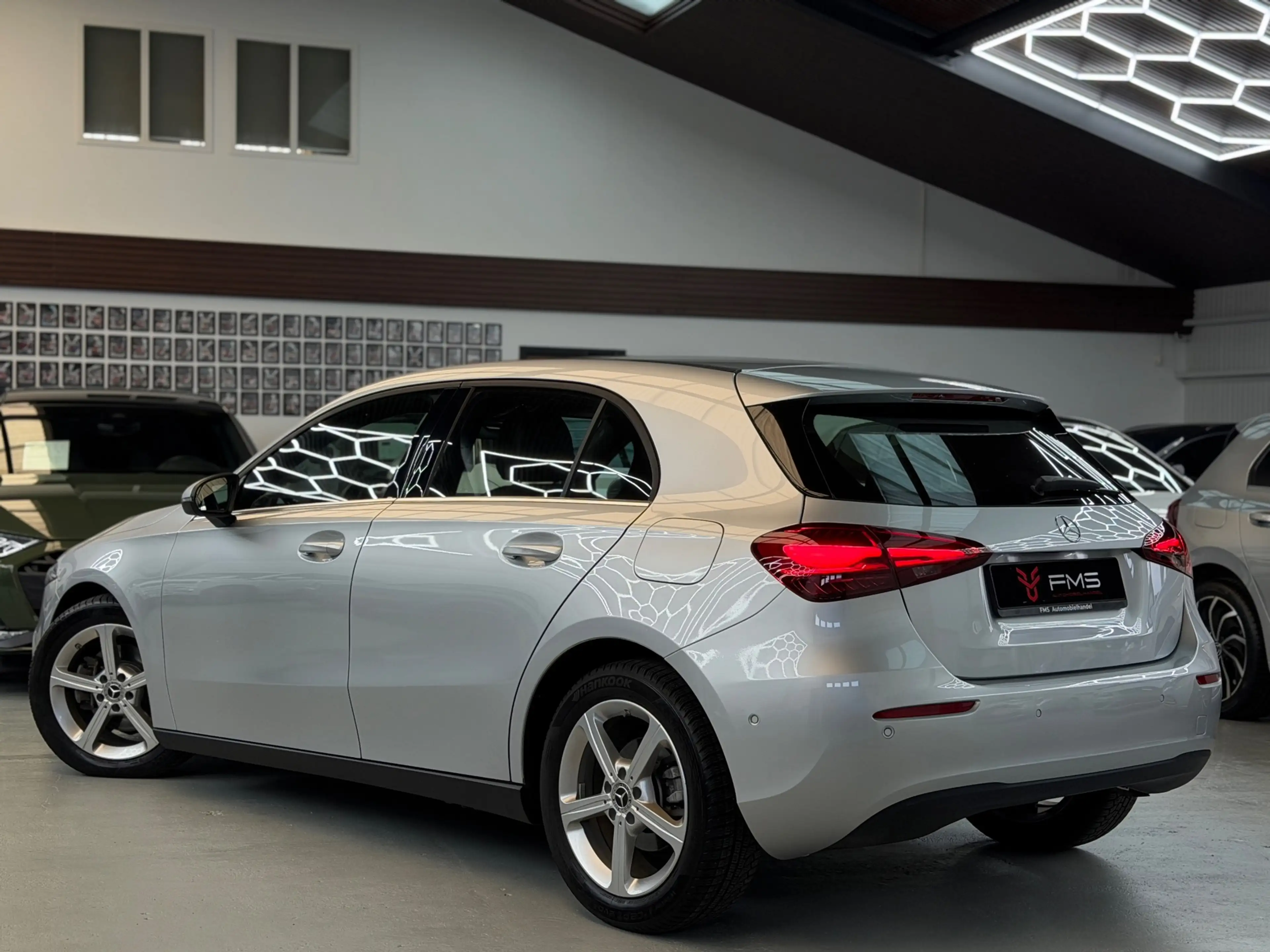 Mercedes-Benz A 200 Luxury Line Facelift CarPlay Camera — photo 2