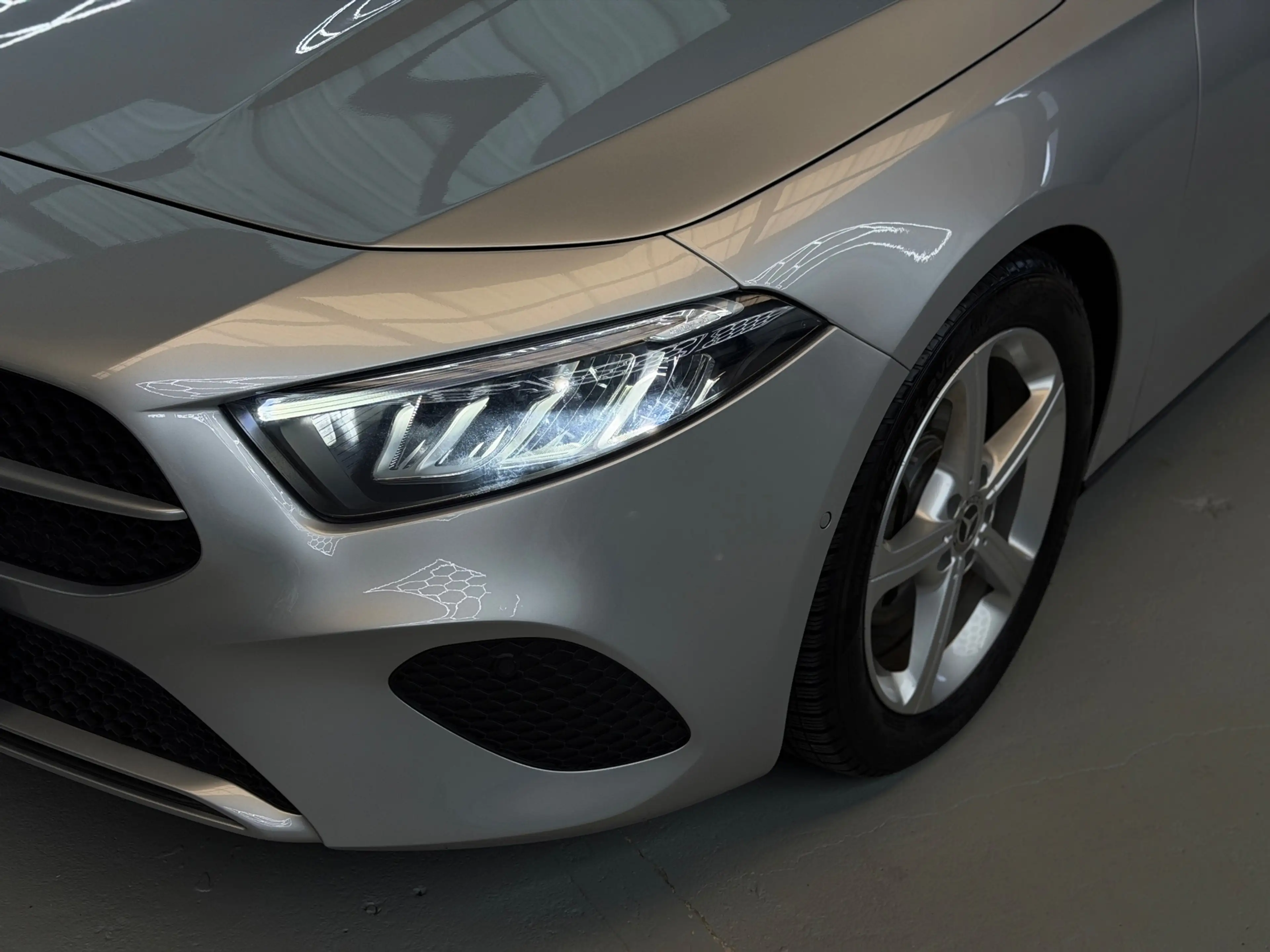 Mercedes-Benz A 200 Luxury Line Facelift CarPlay Camera — photo 25
