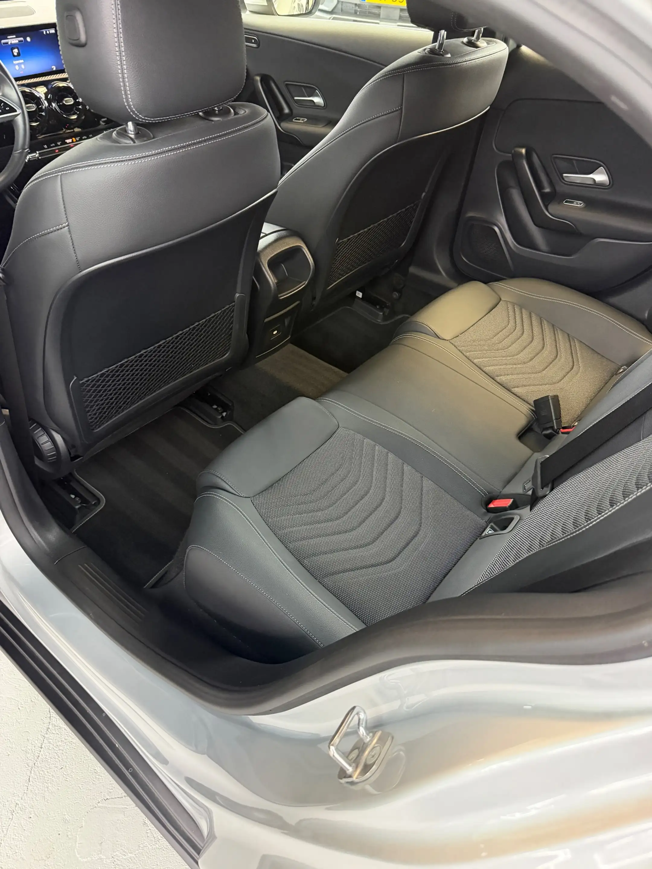 Mercedes-Benz A 200 Luxury Line Facelift CarPlay Camera — photo 5