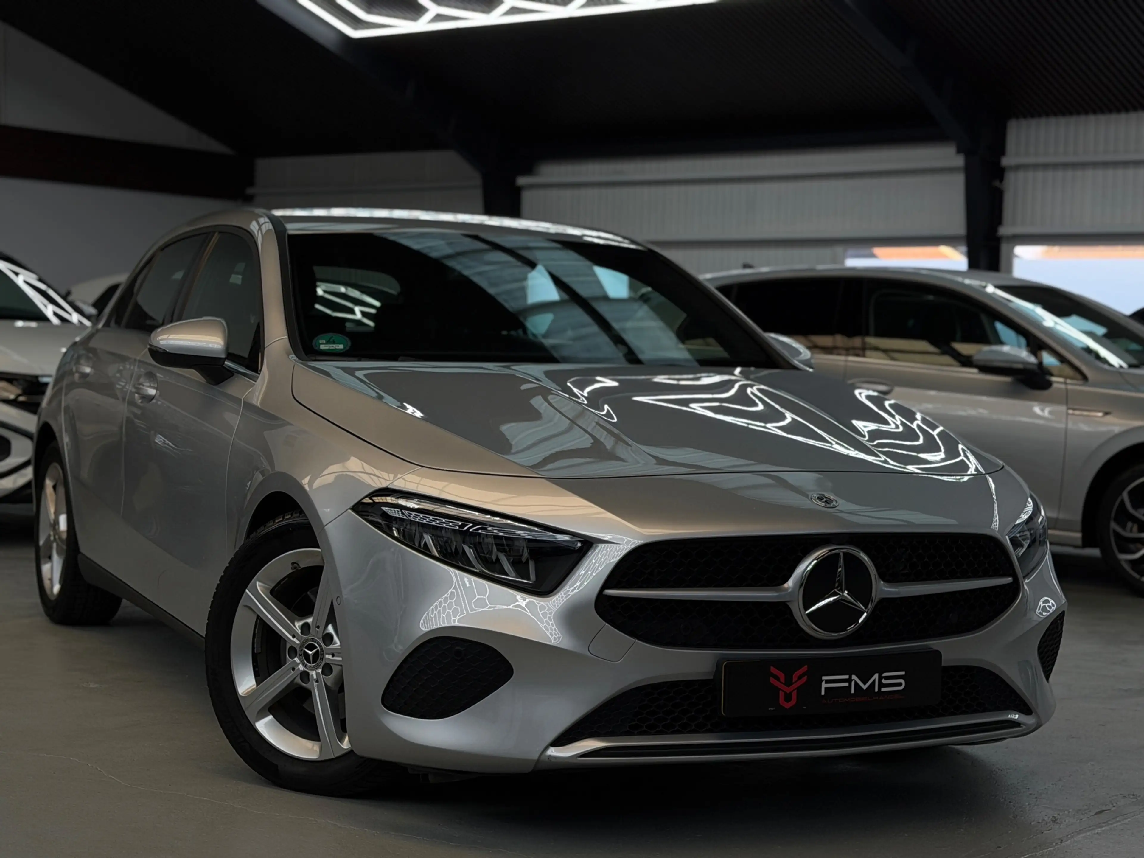 Mercedes-Benz A 200 Luxury Line Facelift CarPlay Camera — photo 33