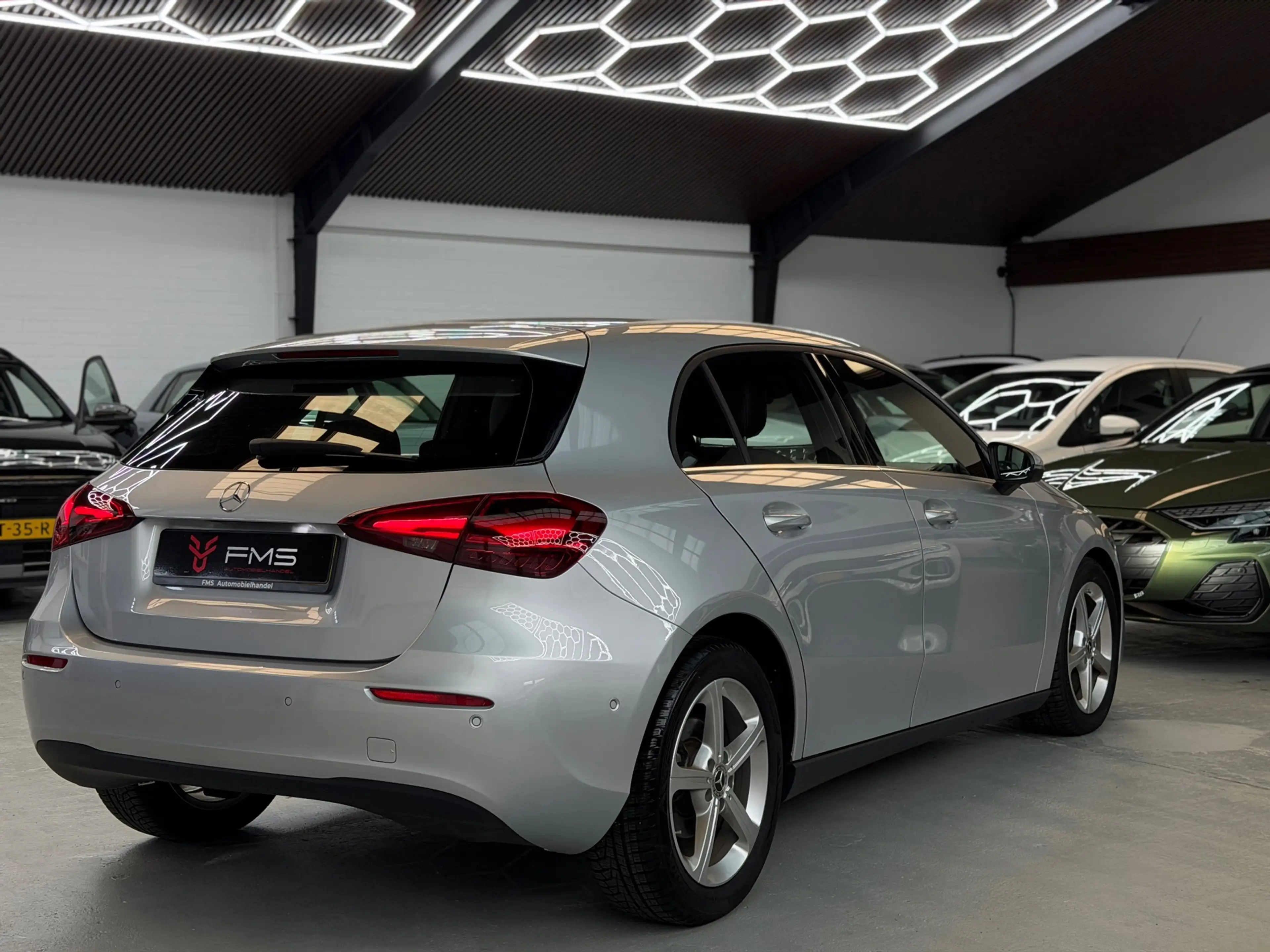 Mercedes-Benz A 200 Luxury Line Facelift CarPlay Camera — photo 17