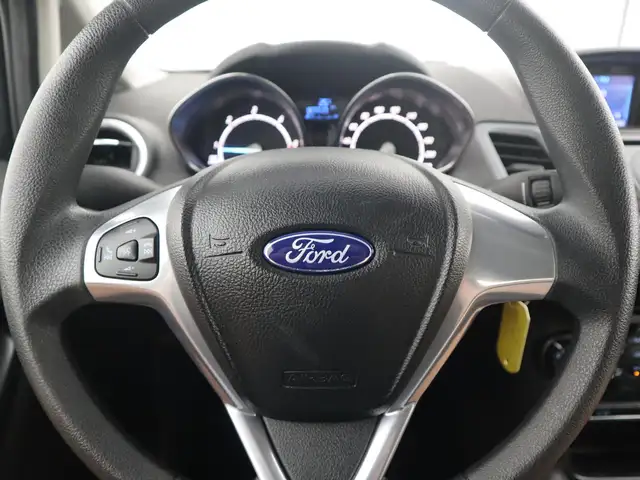 Ford Fiesta view 12
