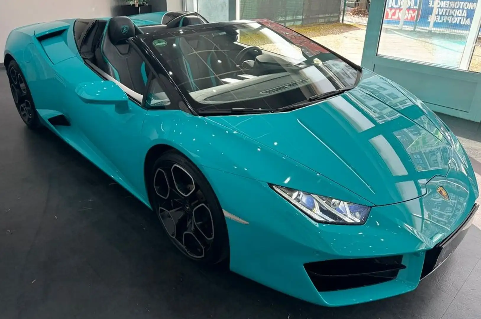 Lamborghini Huracán LP 580-2 Spyder Azul - 2