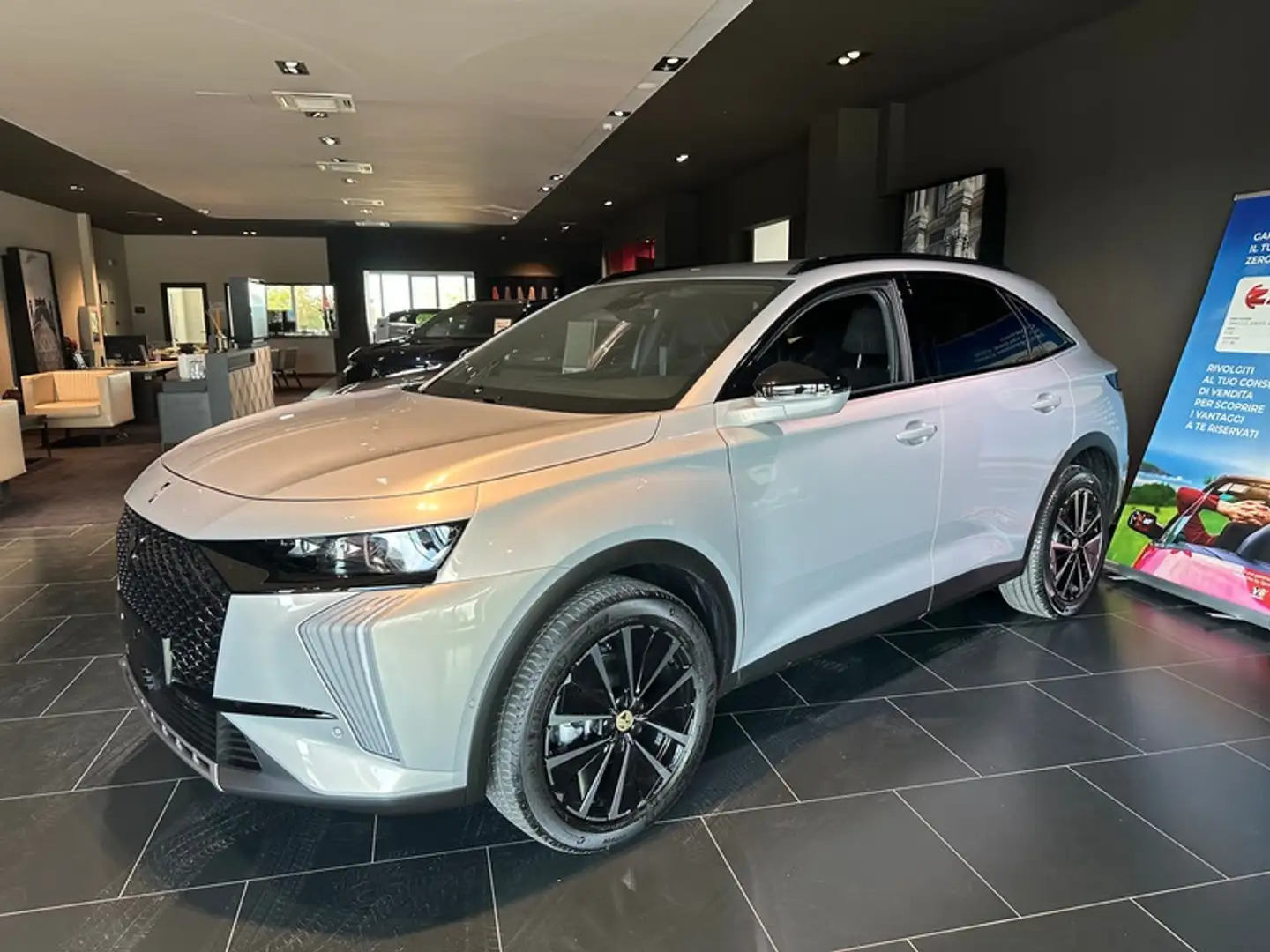 DS Automobiles DS 7 Crossback 1.5 BlueHDi Edition France Gris - 1