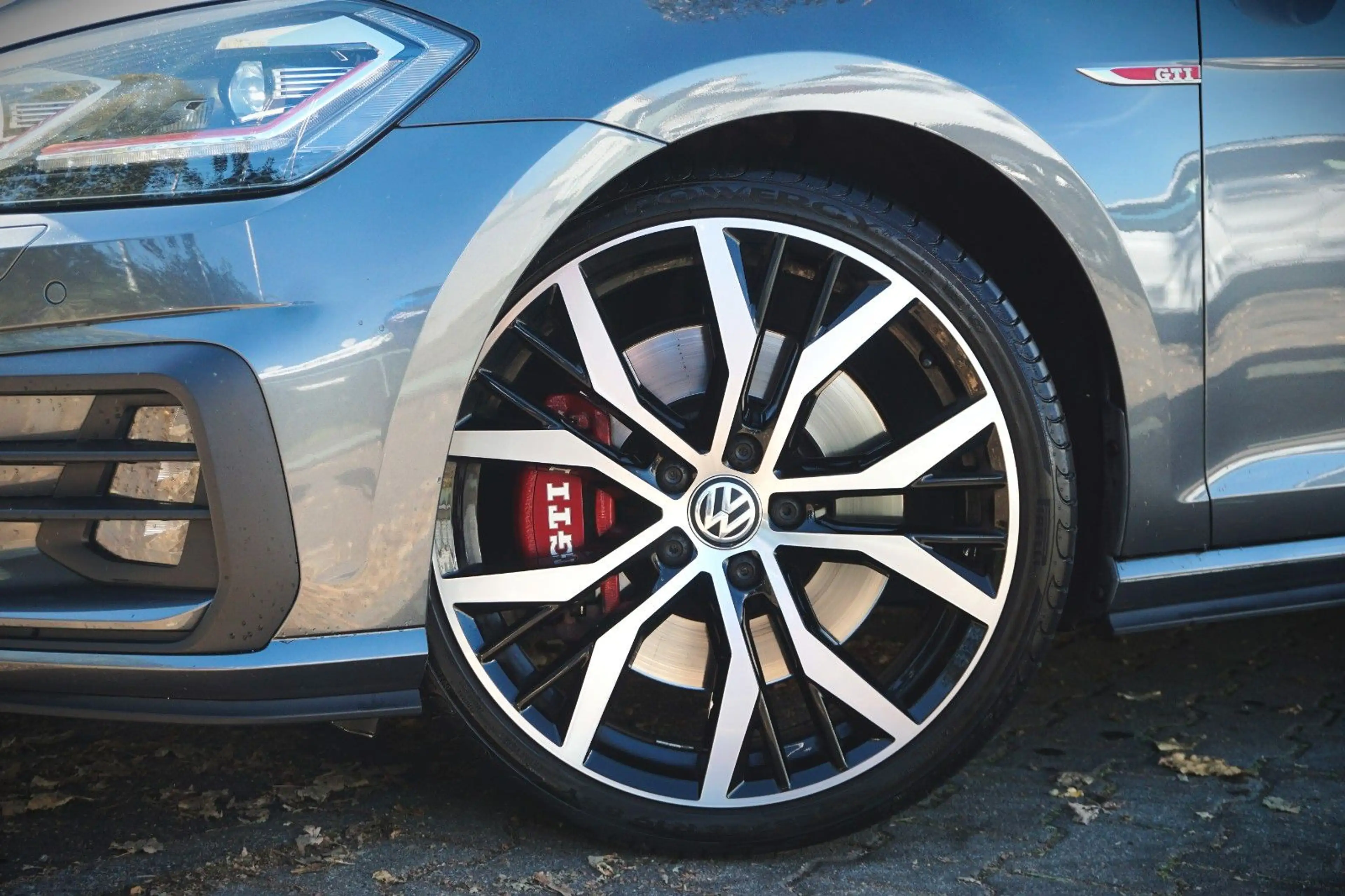 Volkswagen Golf GTI Performance / Pano./ Alcantara / 19" / — photo 7