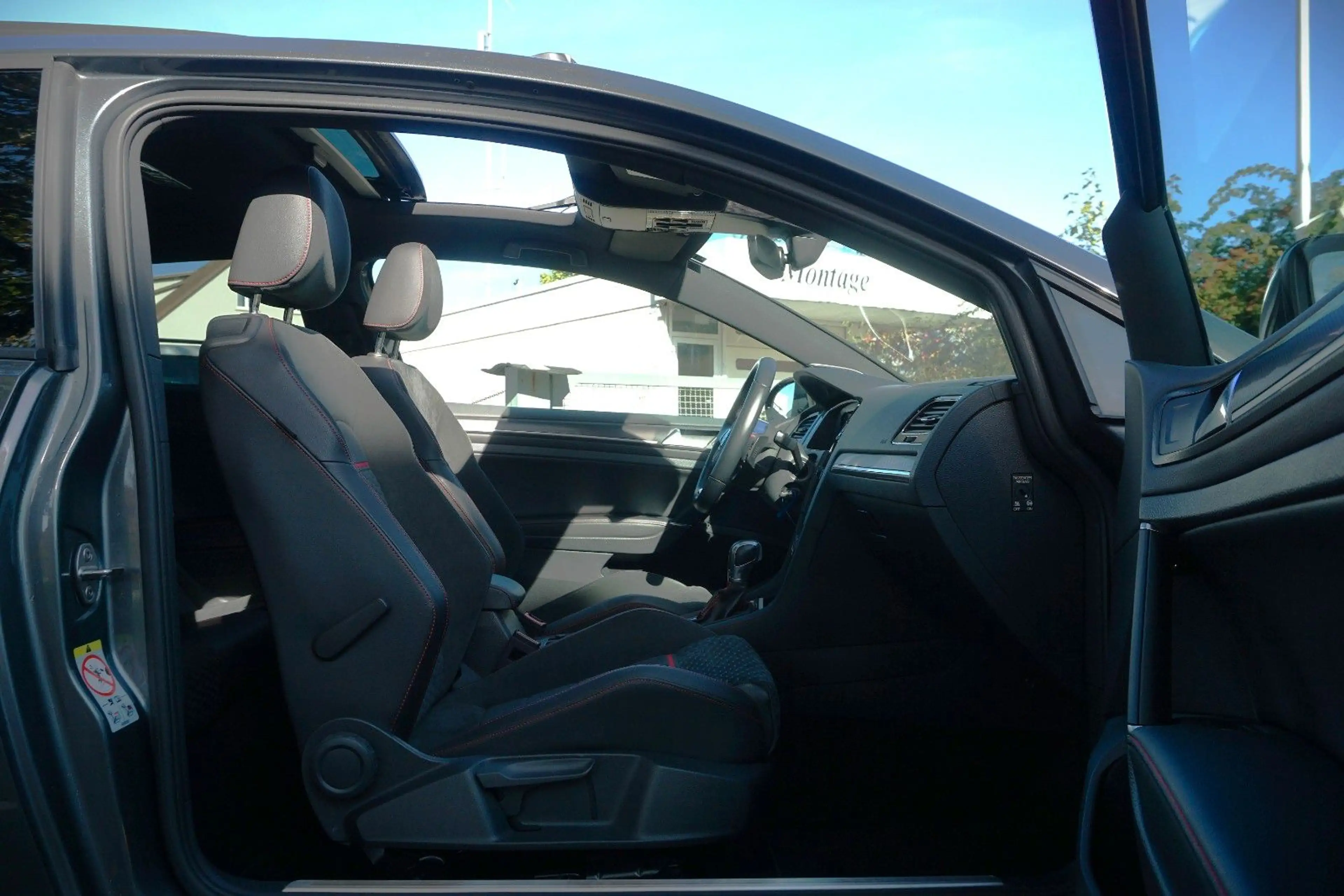 Volkswagen Golf GTI Performance / Pano./ Alcantara / 19" / — photo 14