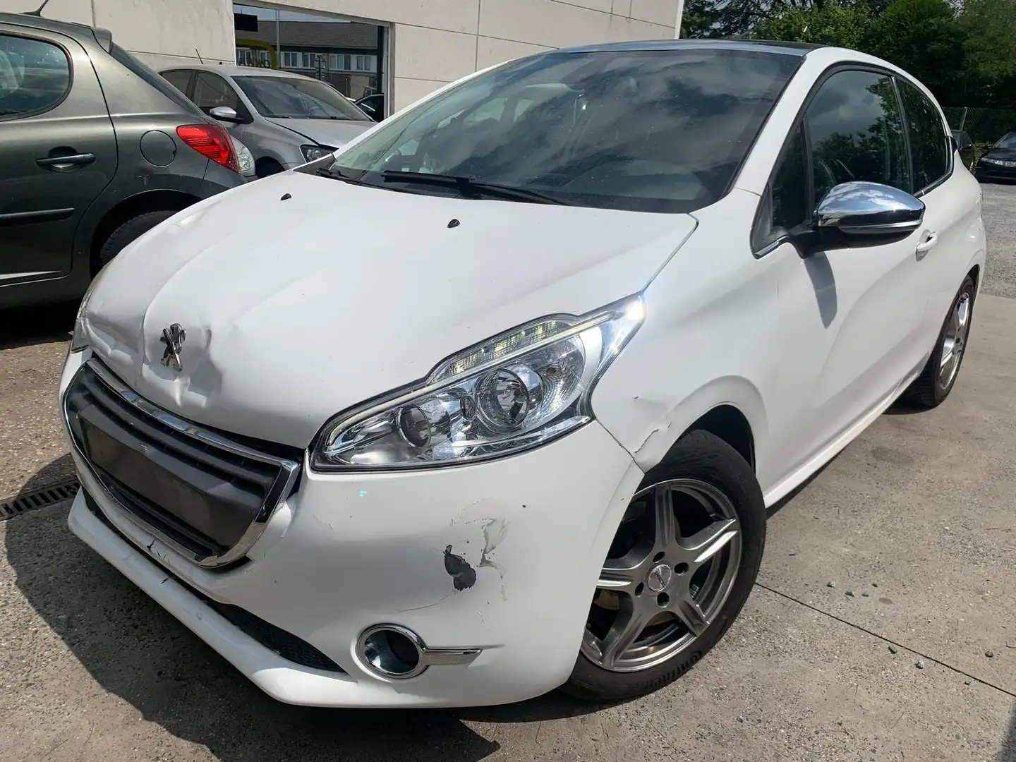 Peugeot 208 1.4i Access Bianco - 2