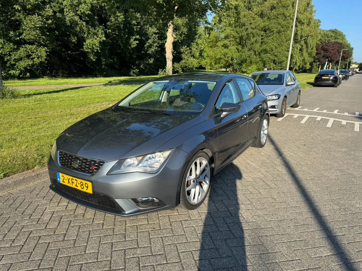 SEAT Leon Leon 1.4 TSI FR Grijs - 2