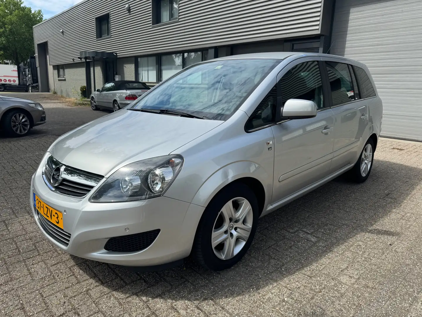 Opel Zafira 1.8 111 years Edition Grigio - 1