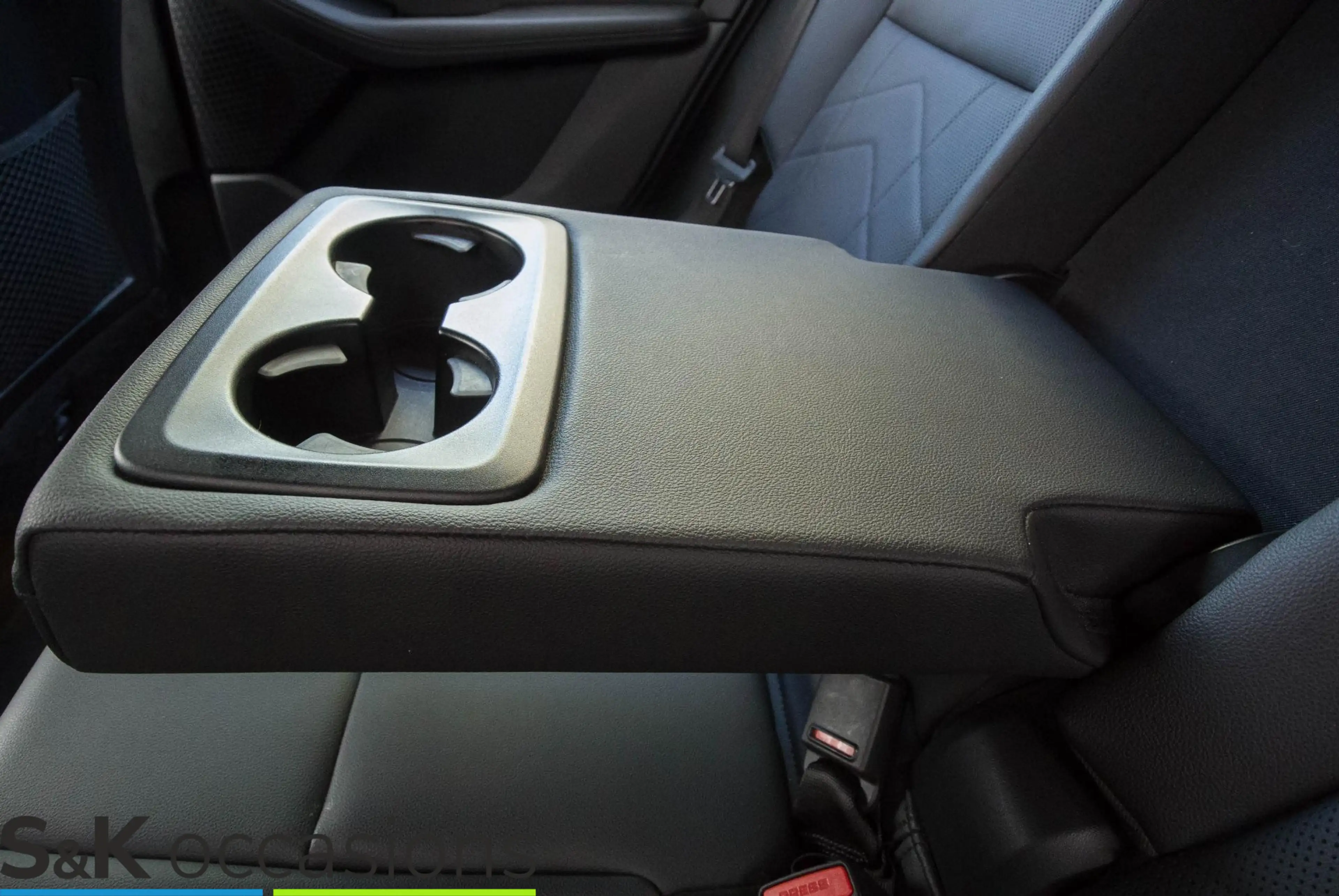 BMW 225 2-serie Active Tourer 225e xDrive — photo 17