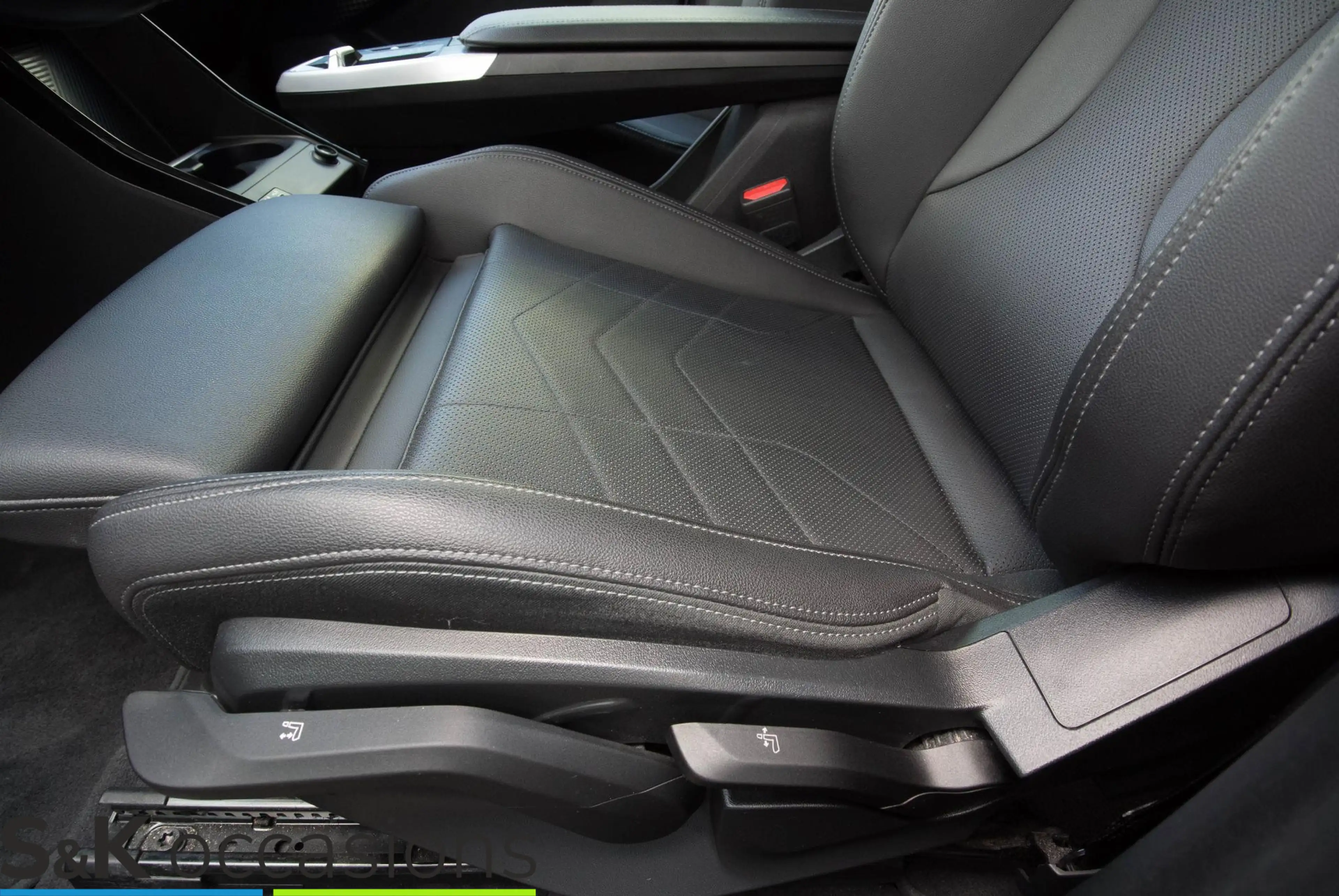BMW 225 2-serie Active Tourer 225e xDrive — photo 13