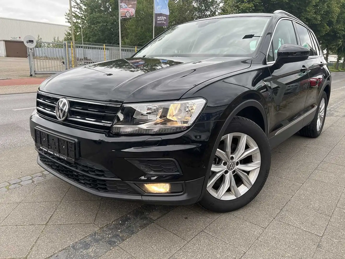 Volkswagen Tiguan 22130 KM Aus Erster Hand 1.5 TSI ACT OPF IQ.DRIVE Noir - 1